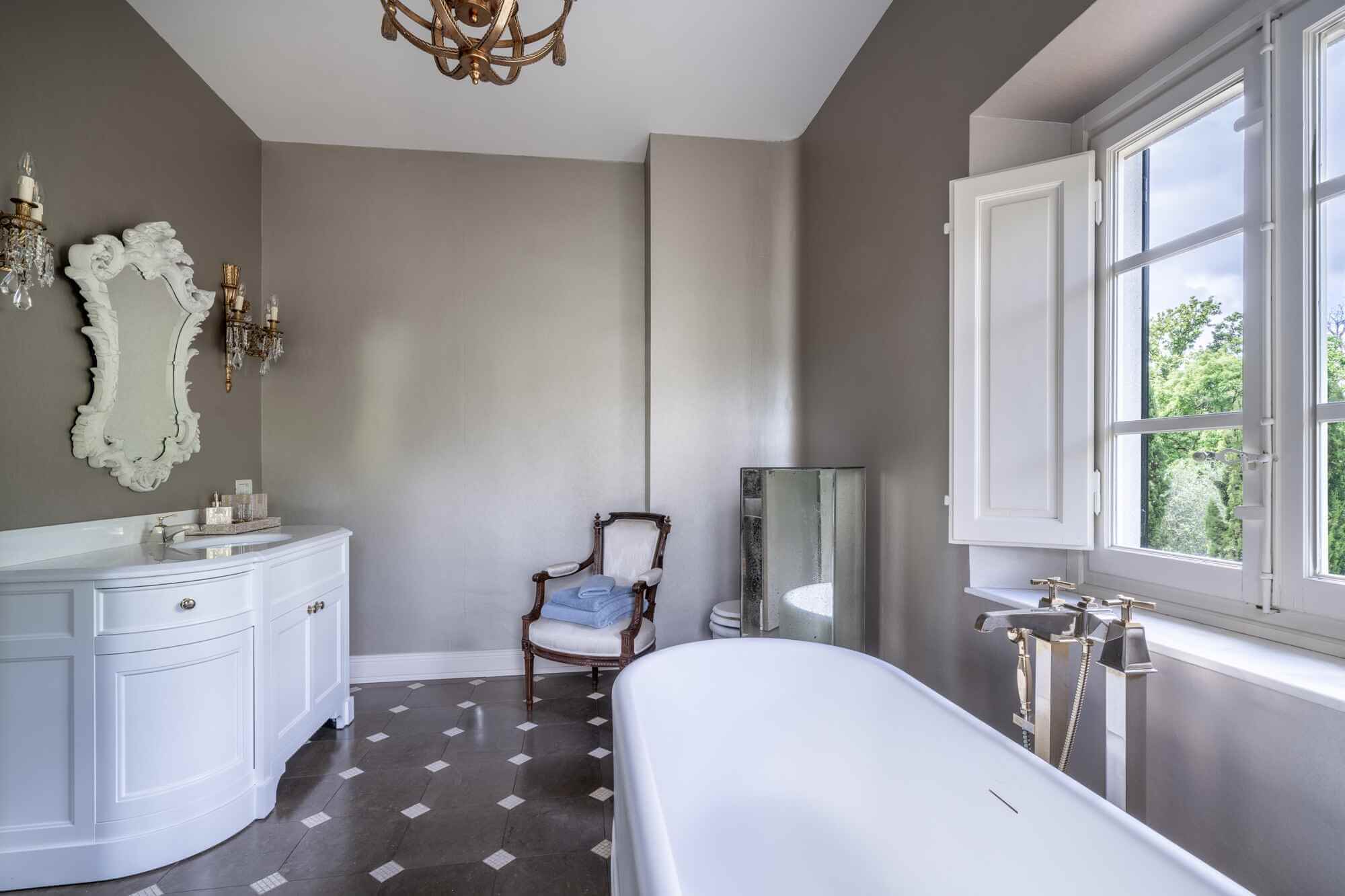 Villa in Lucca zum Verkauf