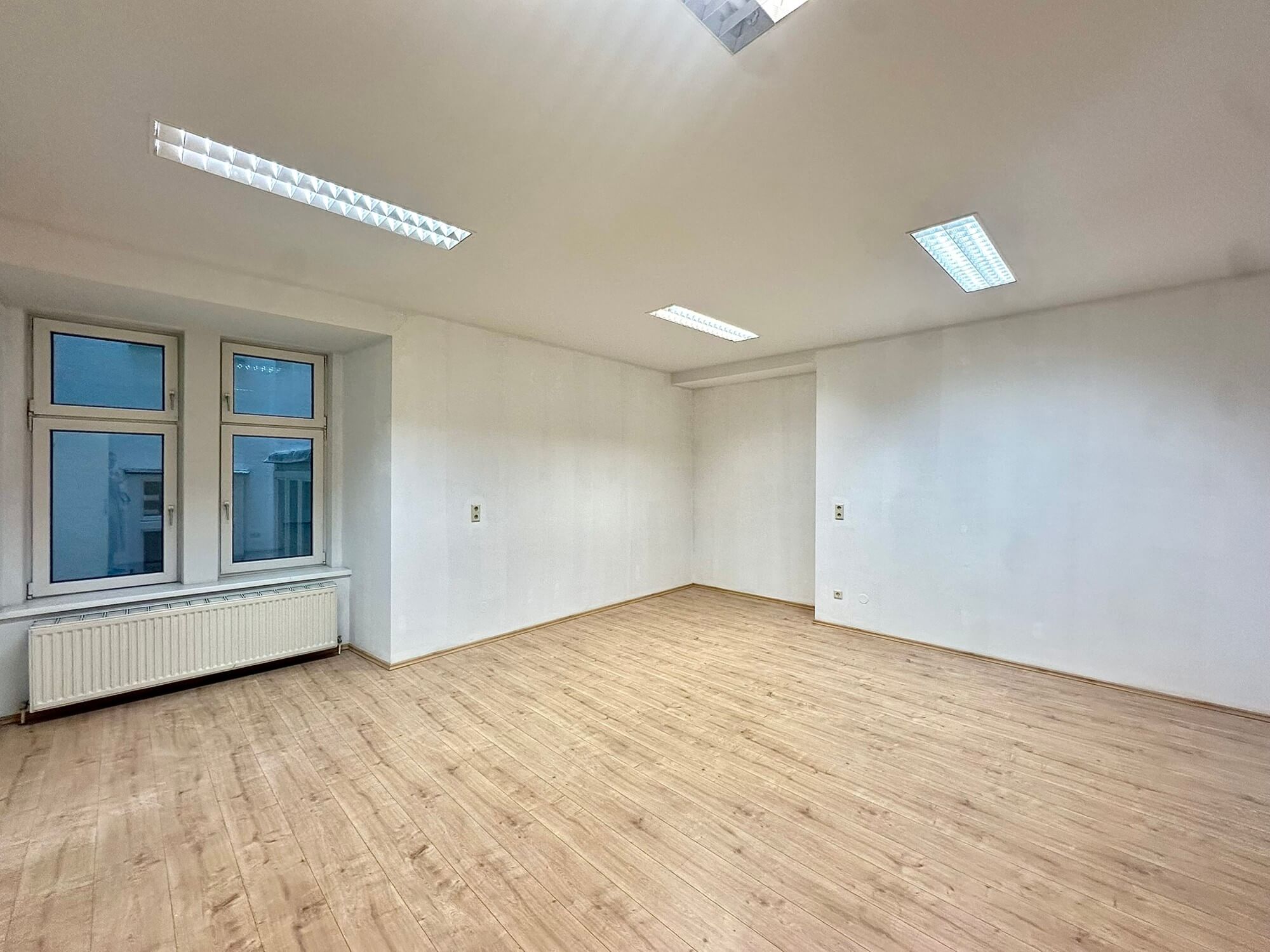 Old building office space in the heart of Vienna