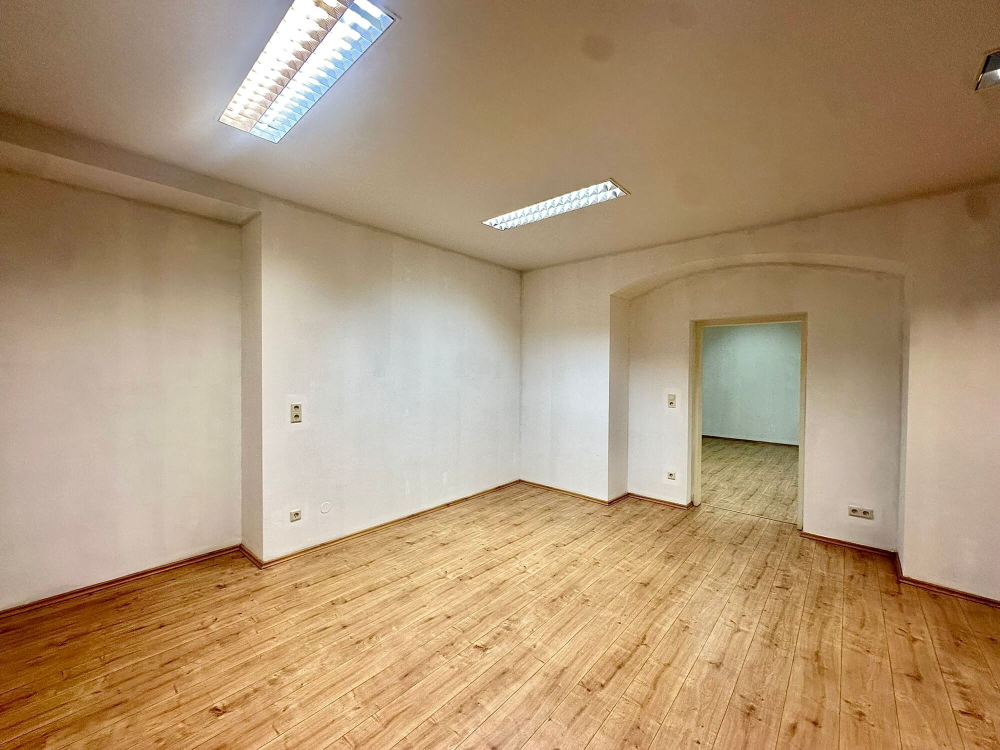 Old building office space in the heart of Vienna