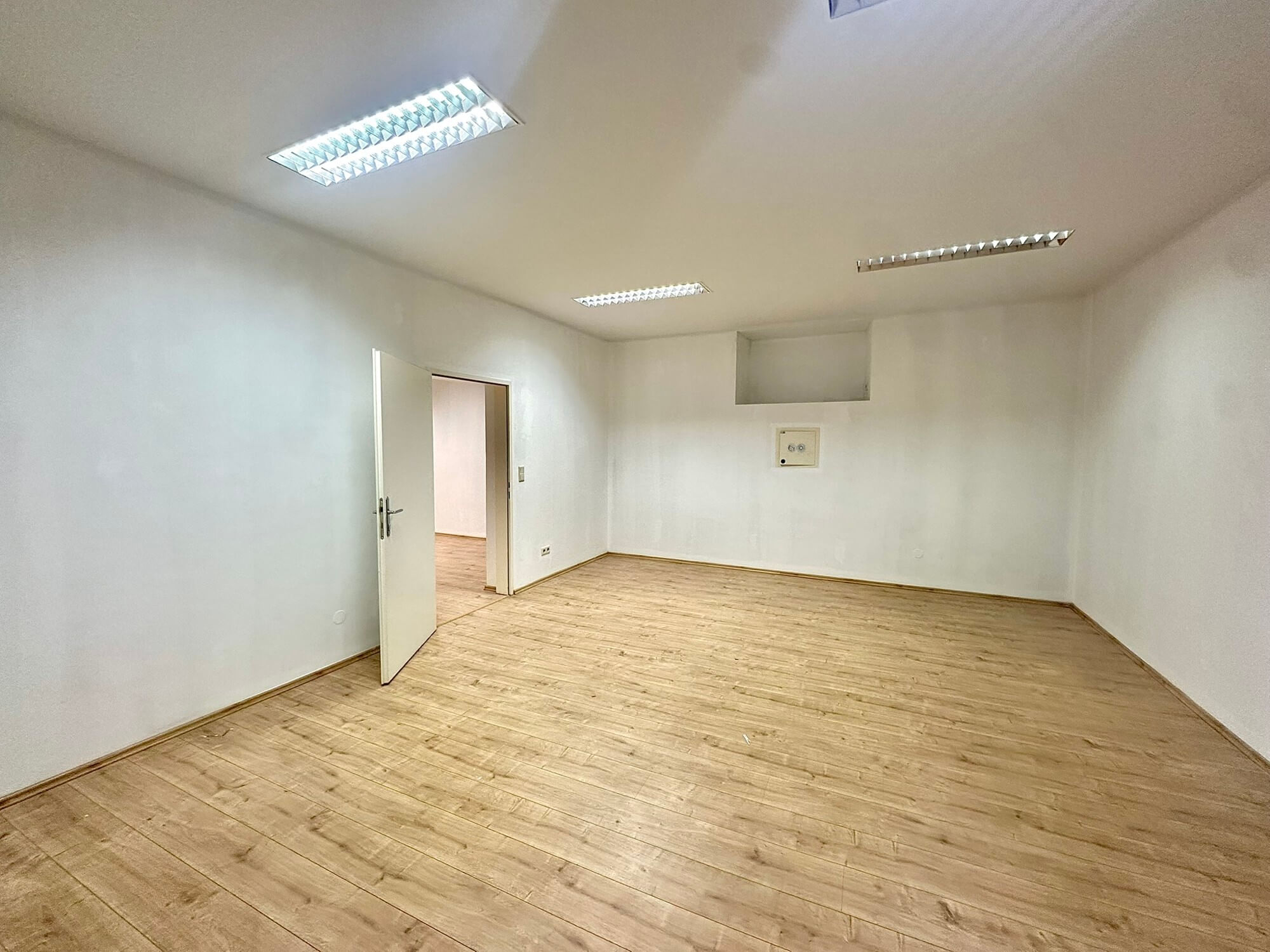 Old building office space in the heart of Vienna