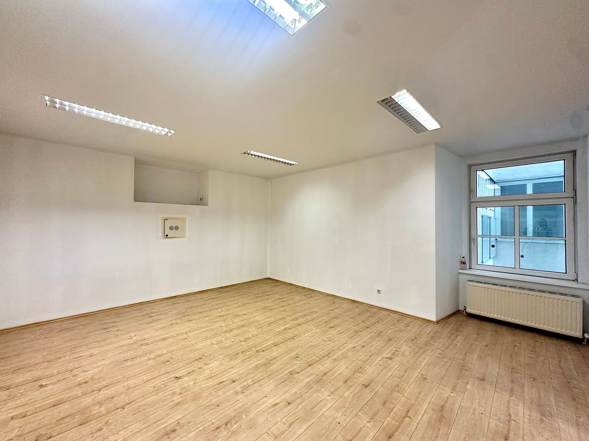 Old building office space in the heart of Vienna