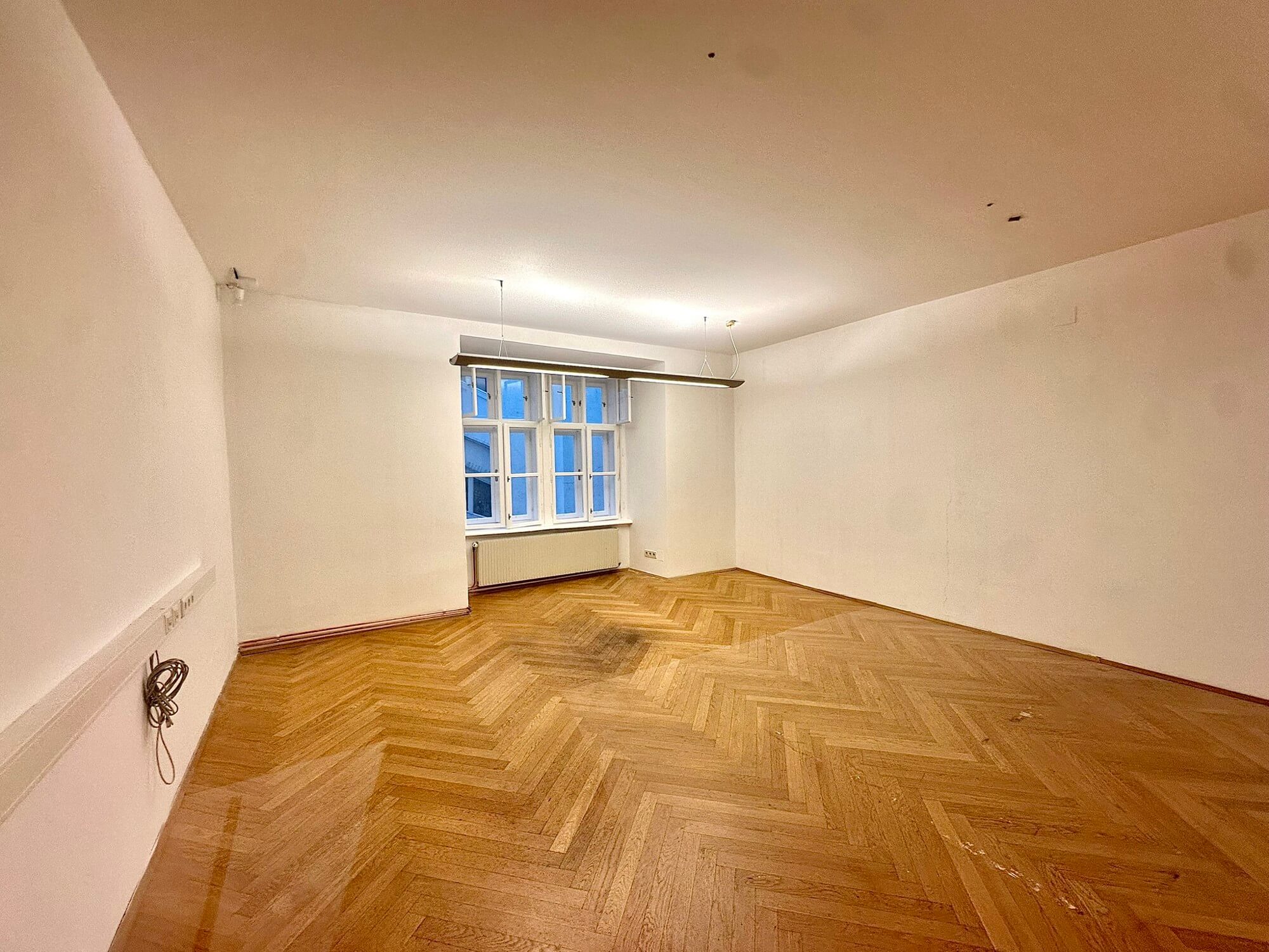 Old building office space in the heart of Vienna