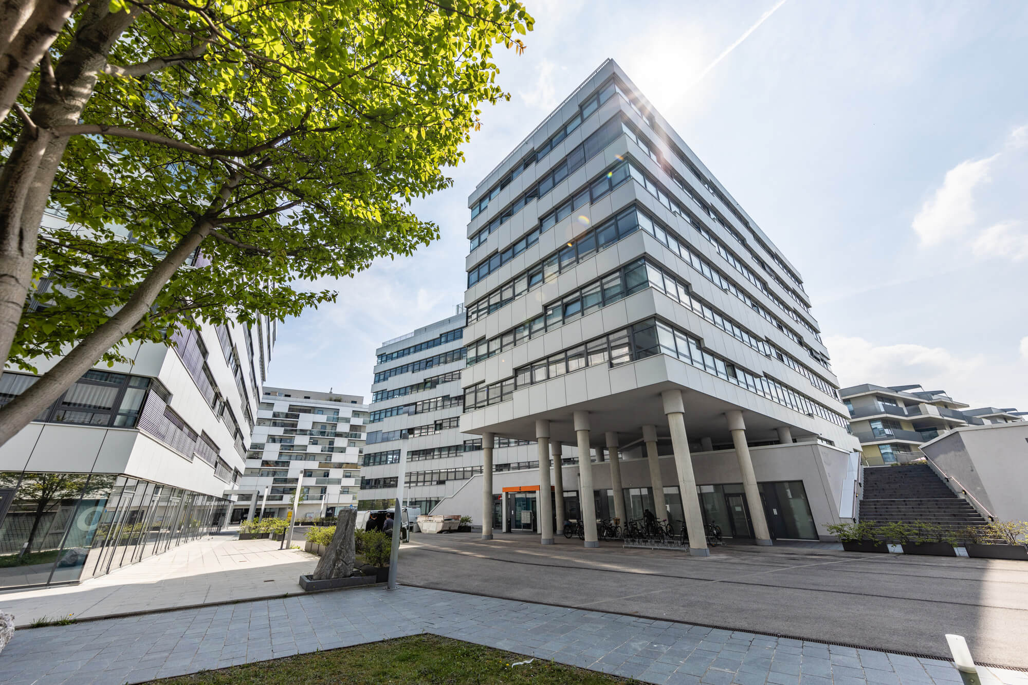 Modern office units in MARXIMUM