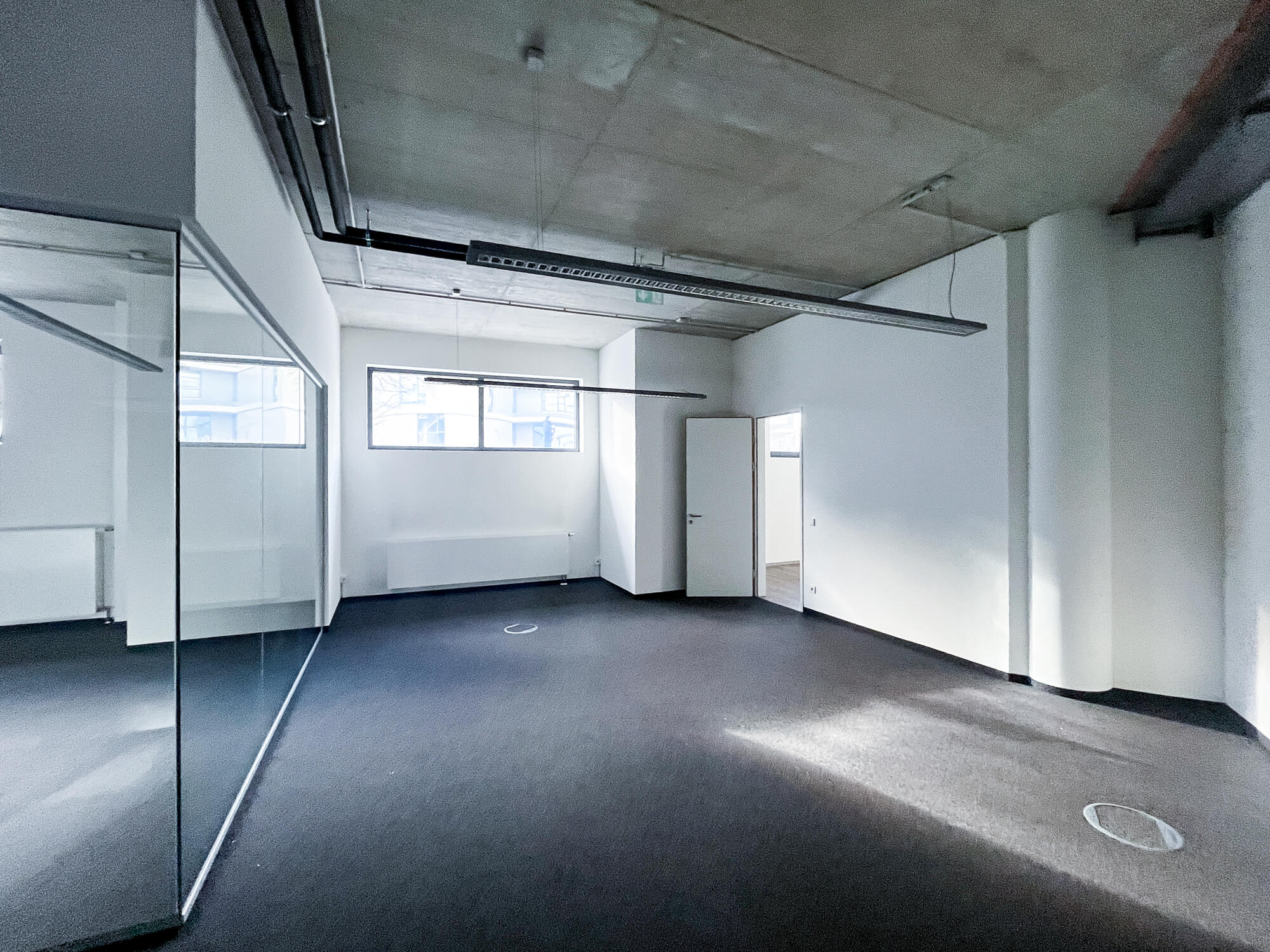 Modern office units in MARXIMUM