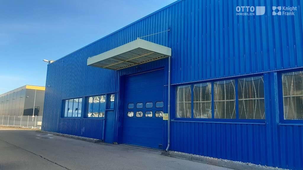 Modern high-bay warehouse