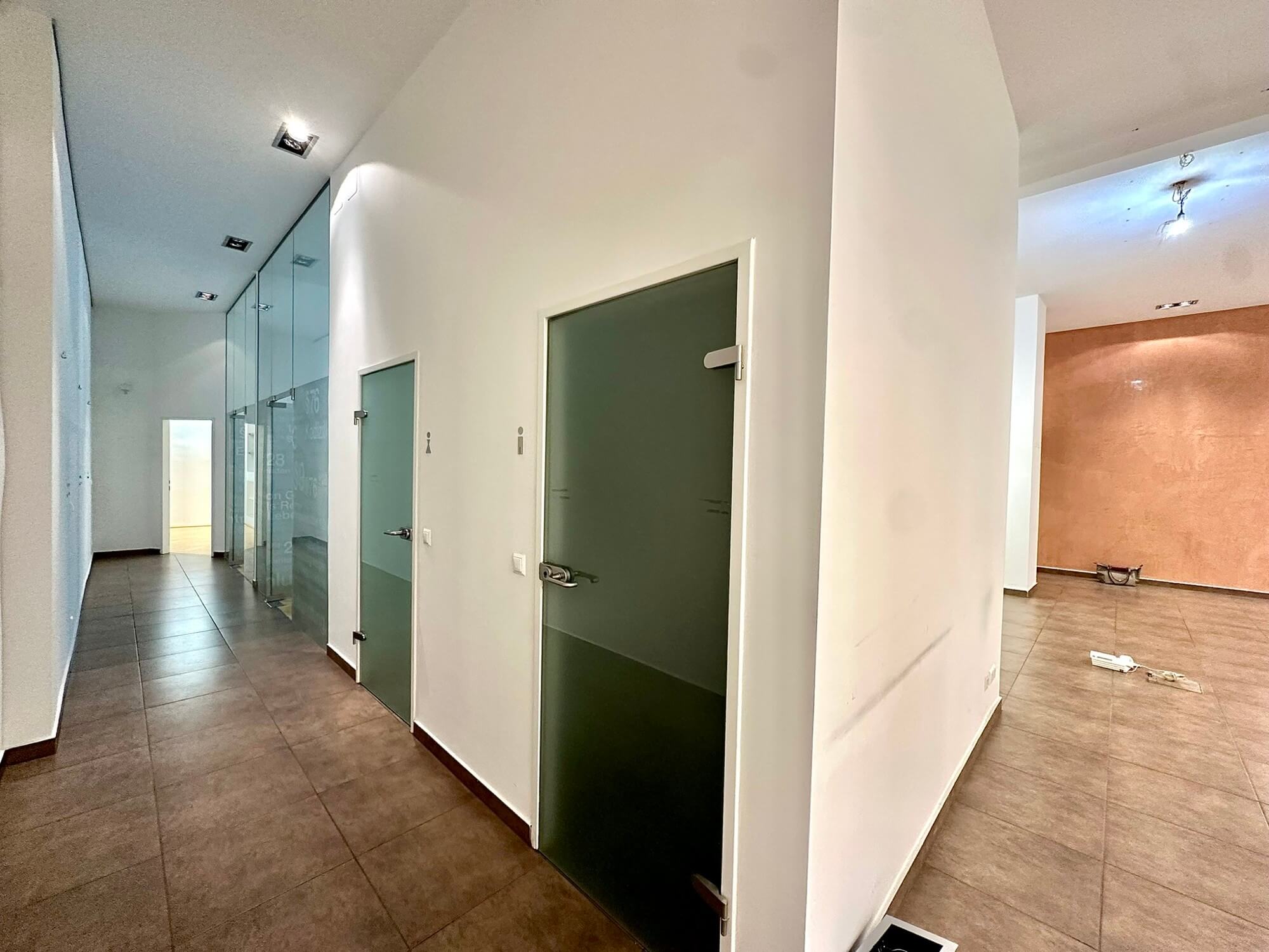 Prestigious old building office near the Museumsquartier