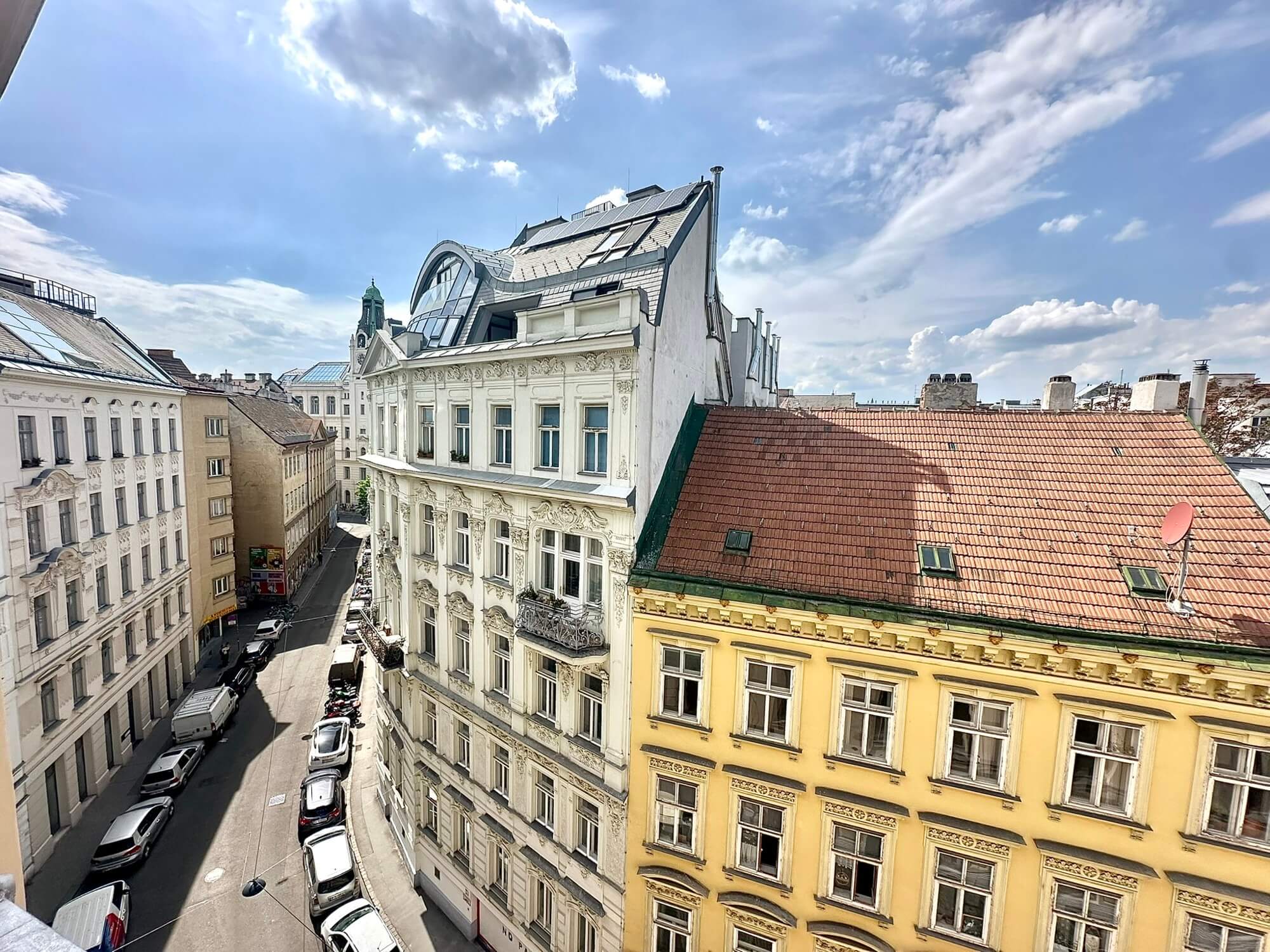 Light-flooded office in old building near Mariahilfer Straße
