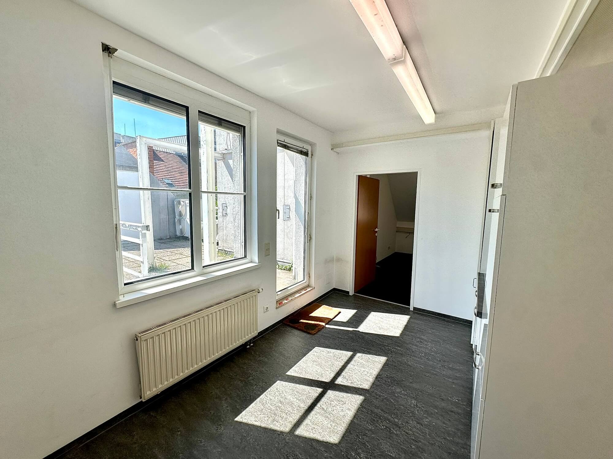 5 minutes from Hauptbahnhof