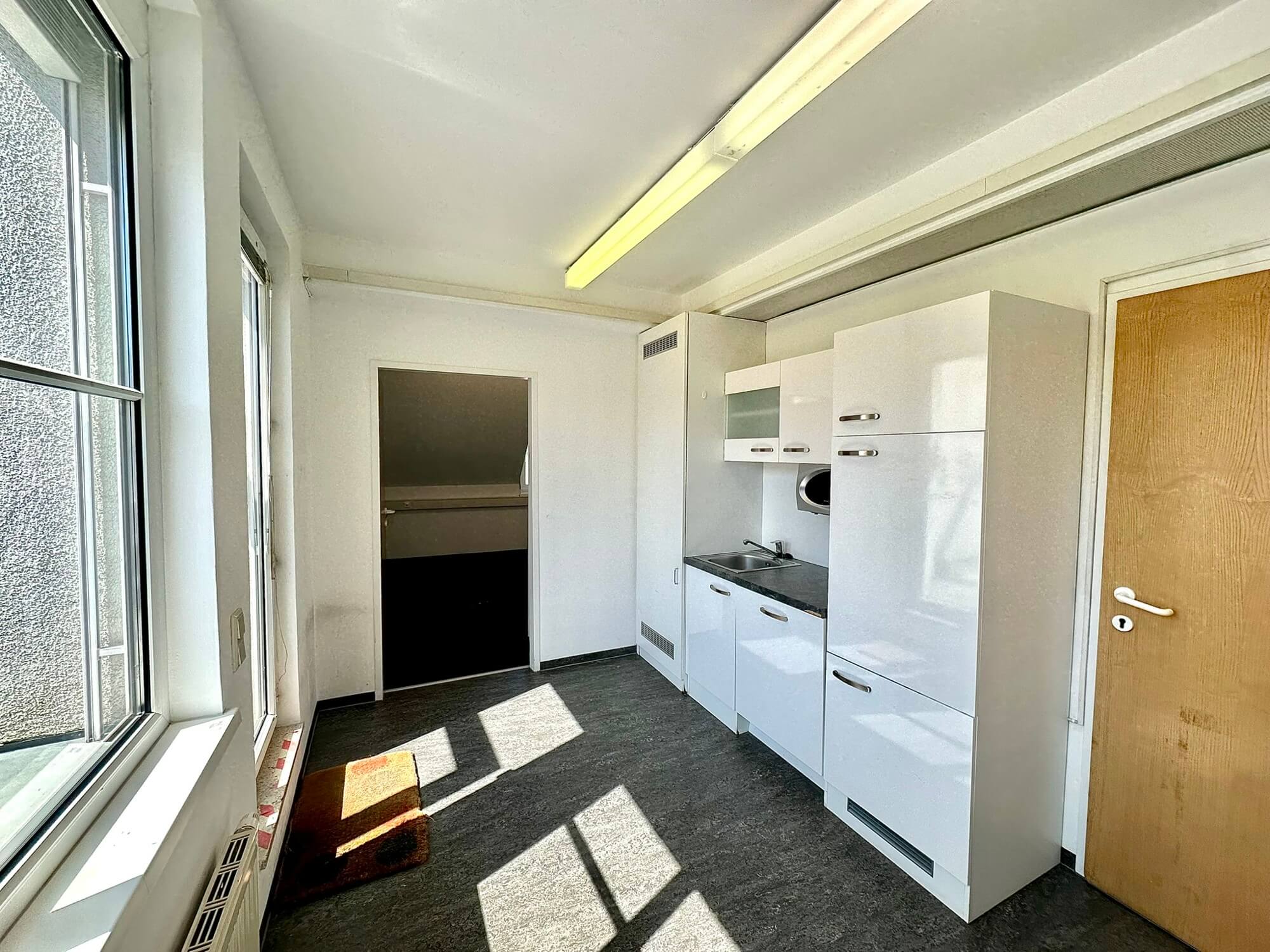 5 minutes from Hauptbahnhof