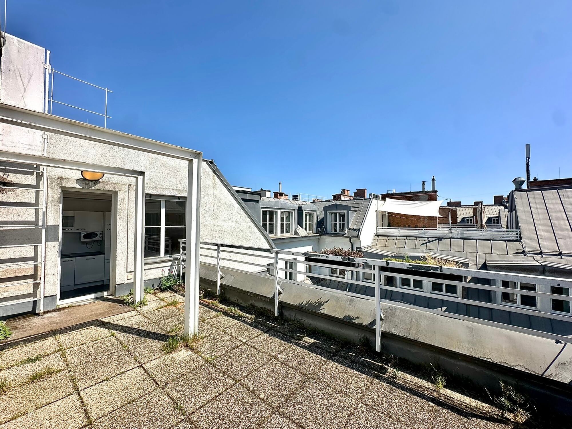 5 minutes from Hauptbahnhof