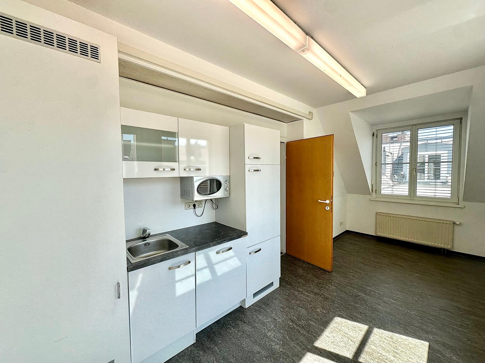 5 minutes from Hauptbahnhof