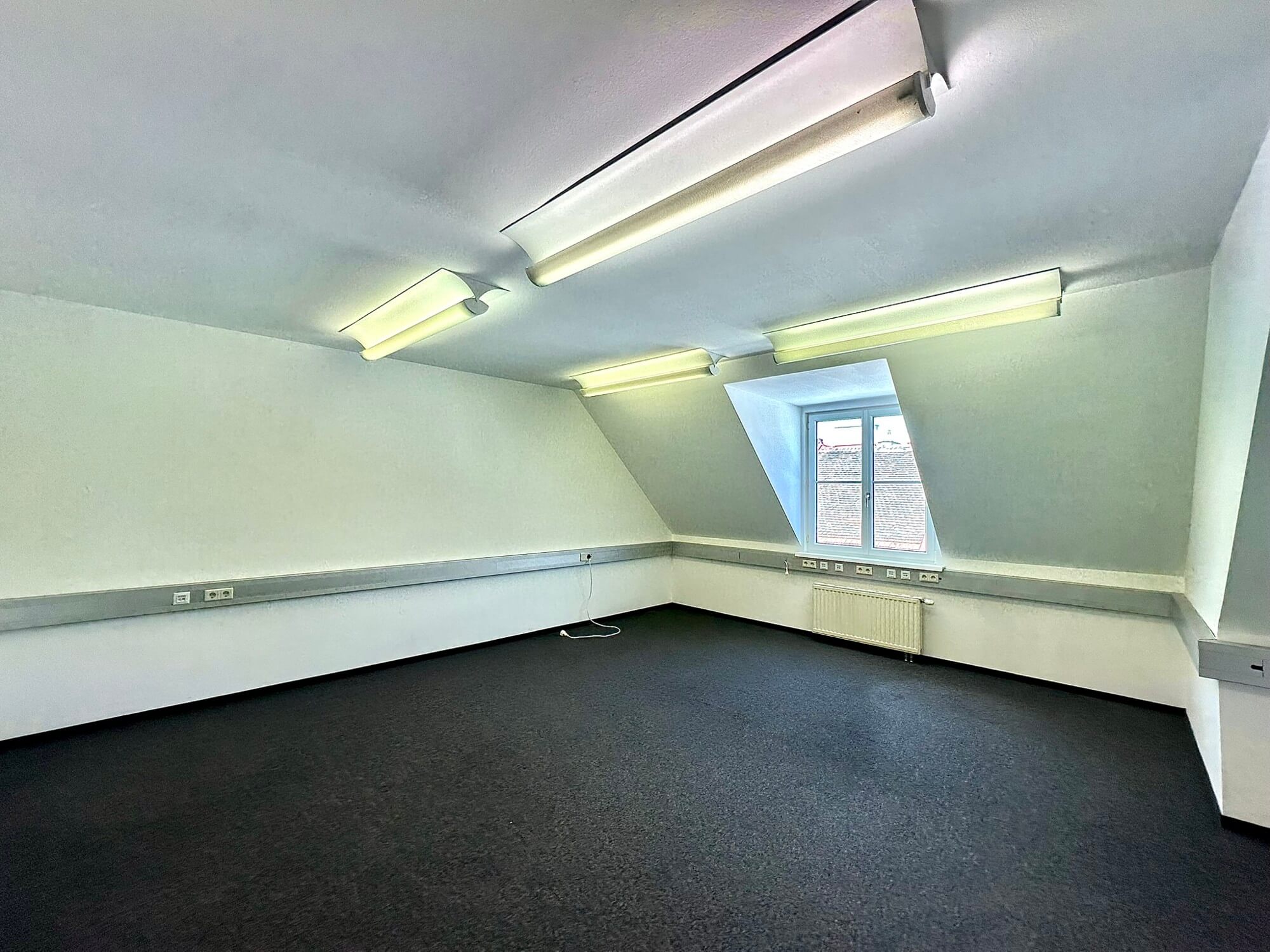 5 minutes from Hauptbahnhof