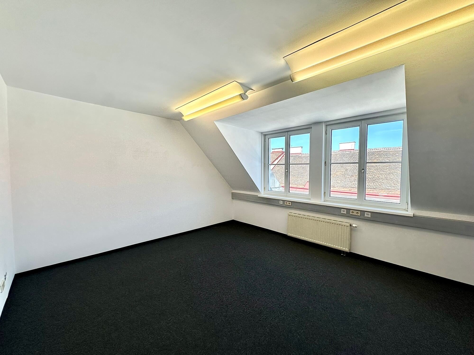 5 minutes from Hauptbahnhof