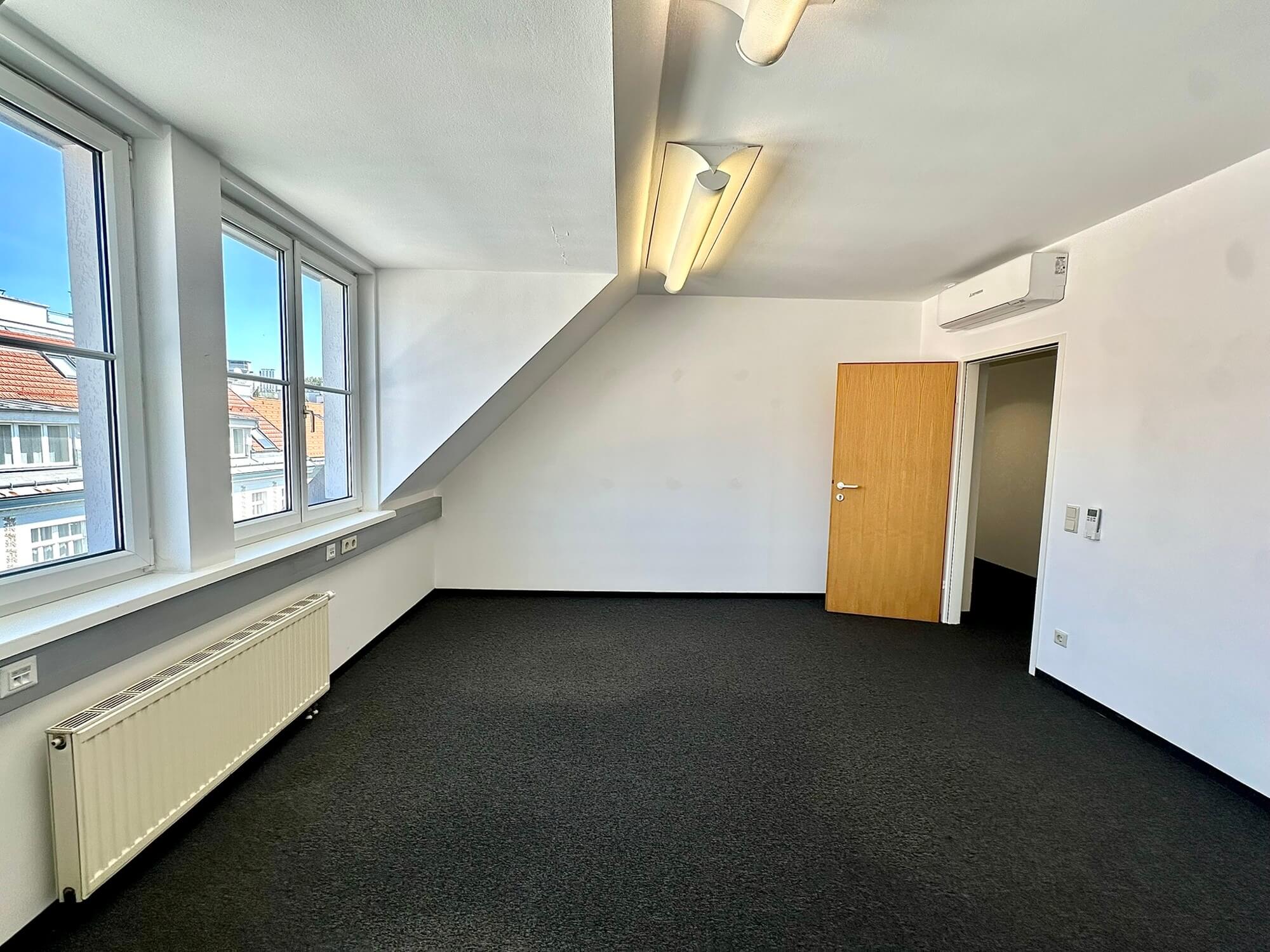 5 minutes from Hauptbahnhof