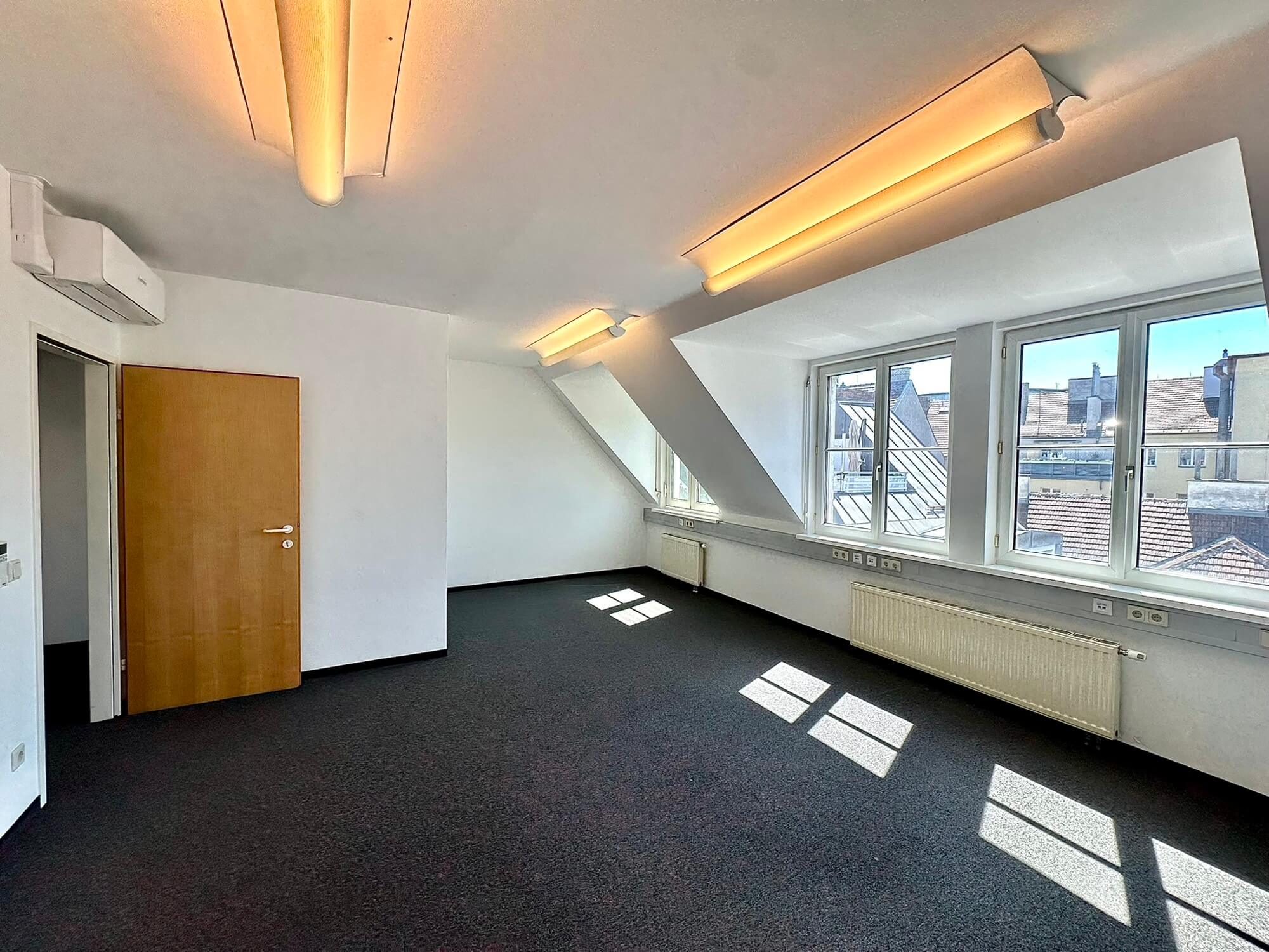 5 minutes from Hauptbahnhof