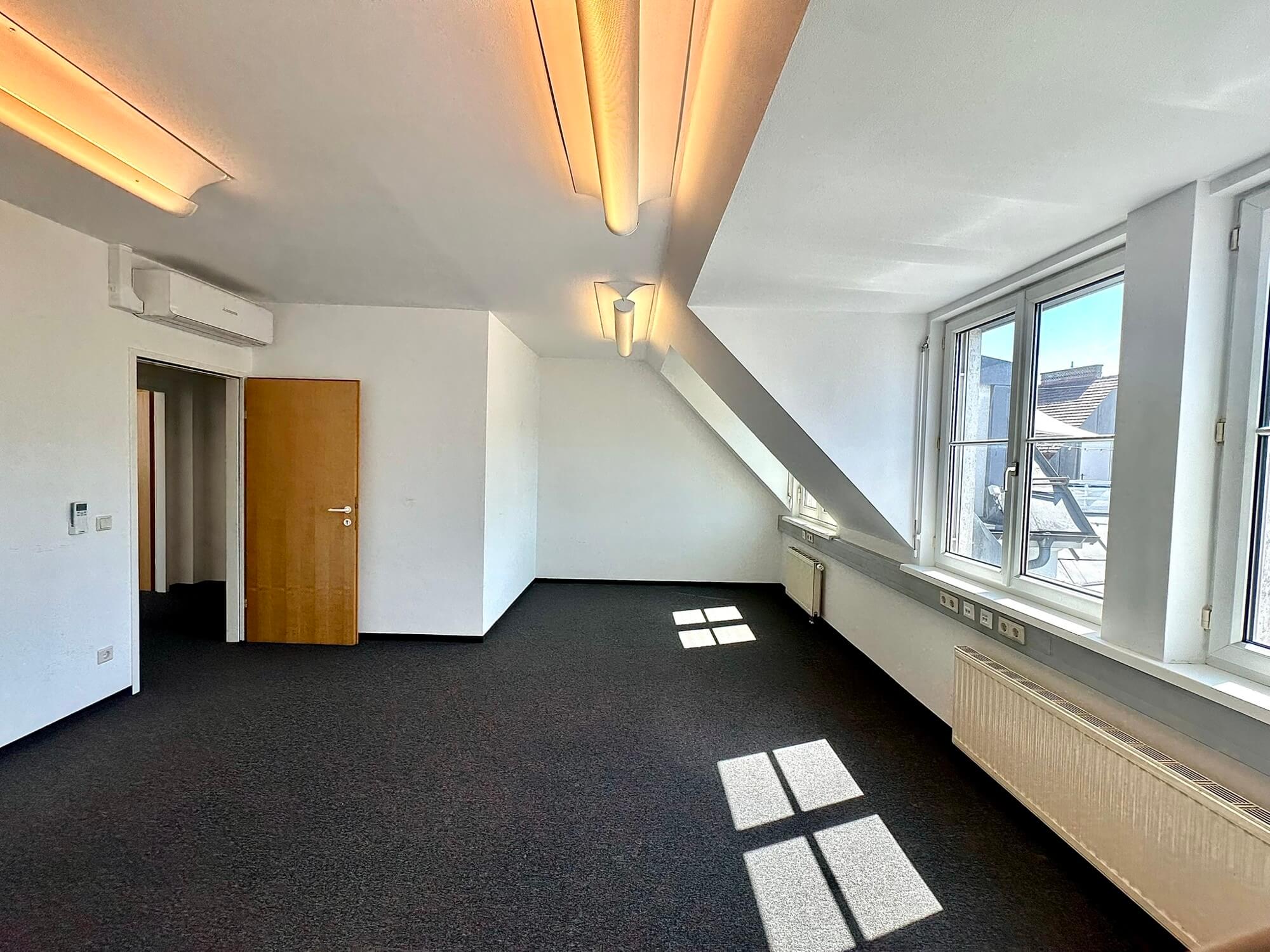 5 minutes from Hauptbahnhof