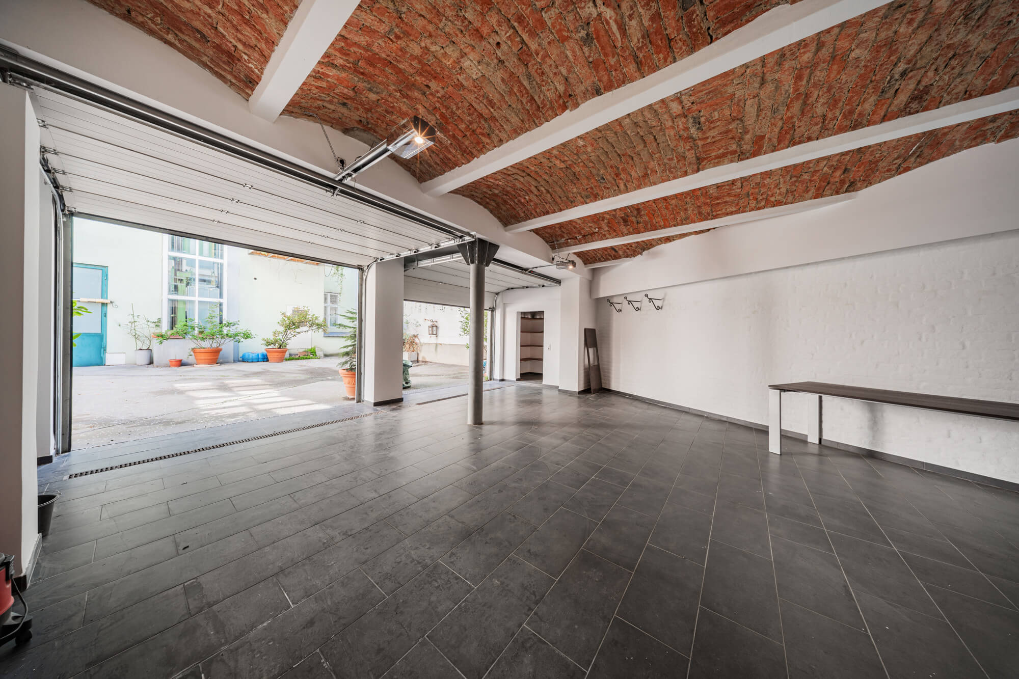 Mitten im Neunten - Loft mit Garten und Terrasse