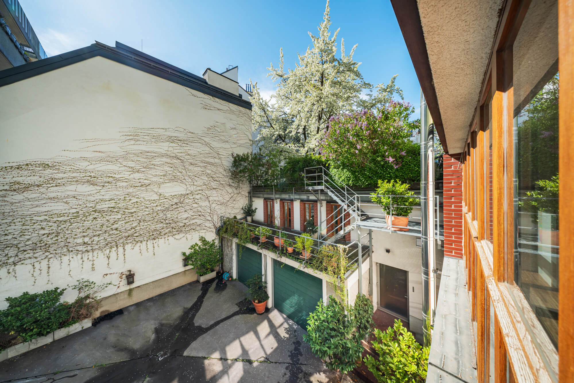 Mitten im Neunten - Loft mit Garten und Terrasse
