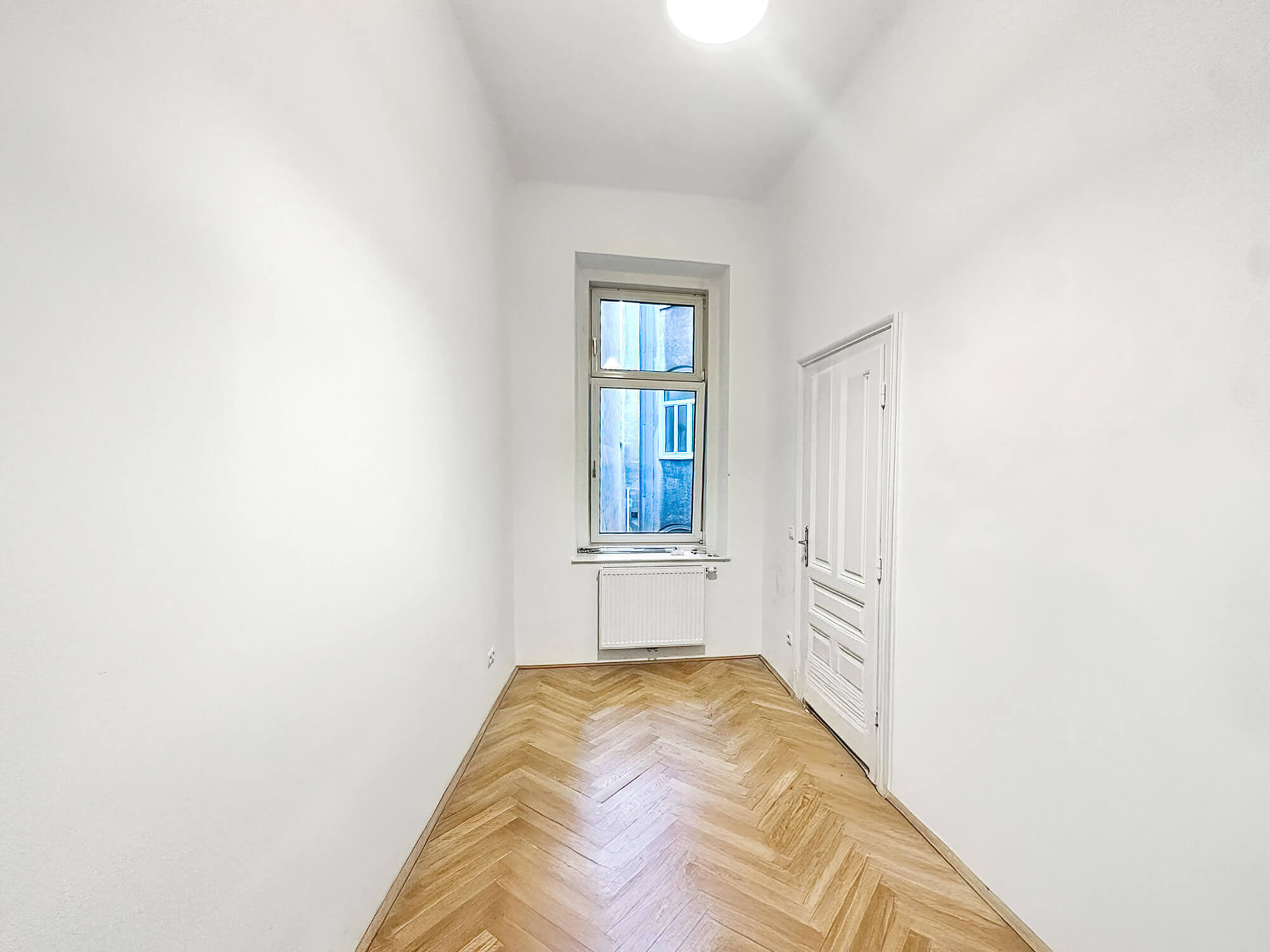 Arbeiten mit Stil – Großzügiges Altbaubüro in gefragter Citylage