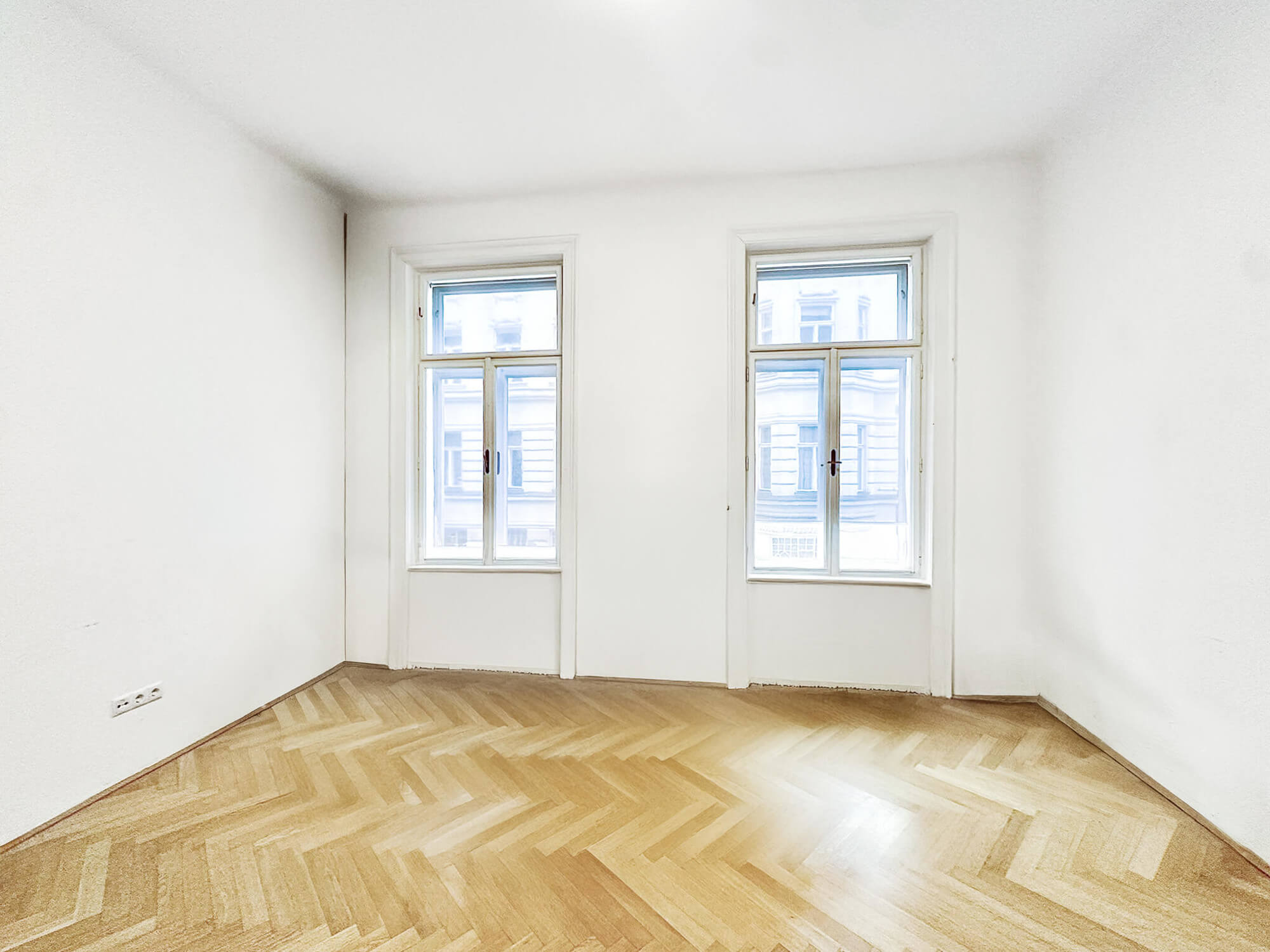 Arbeiten mit Stil – Großzügiges Altbaubüro in gefragter Citylage