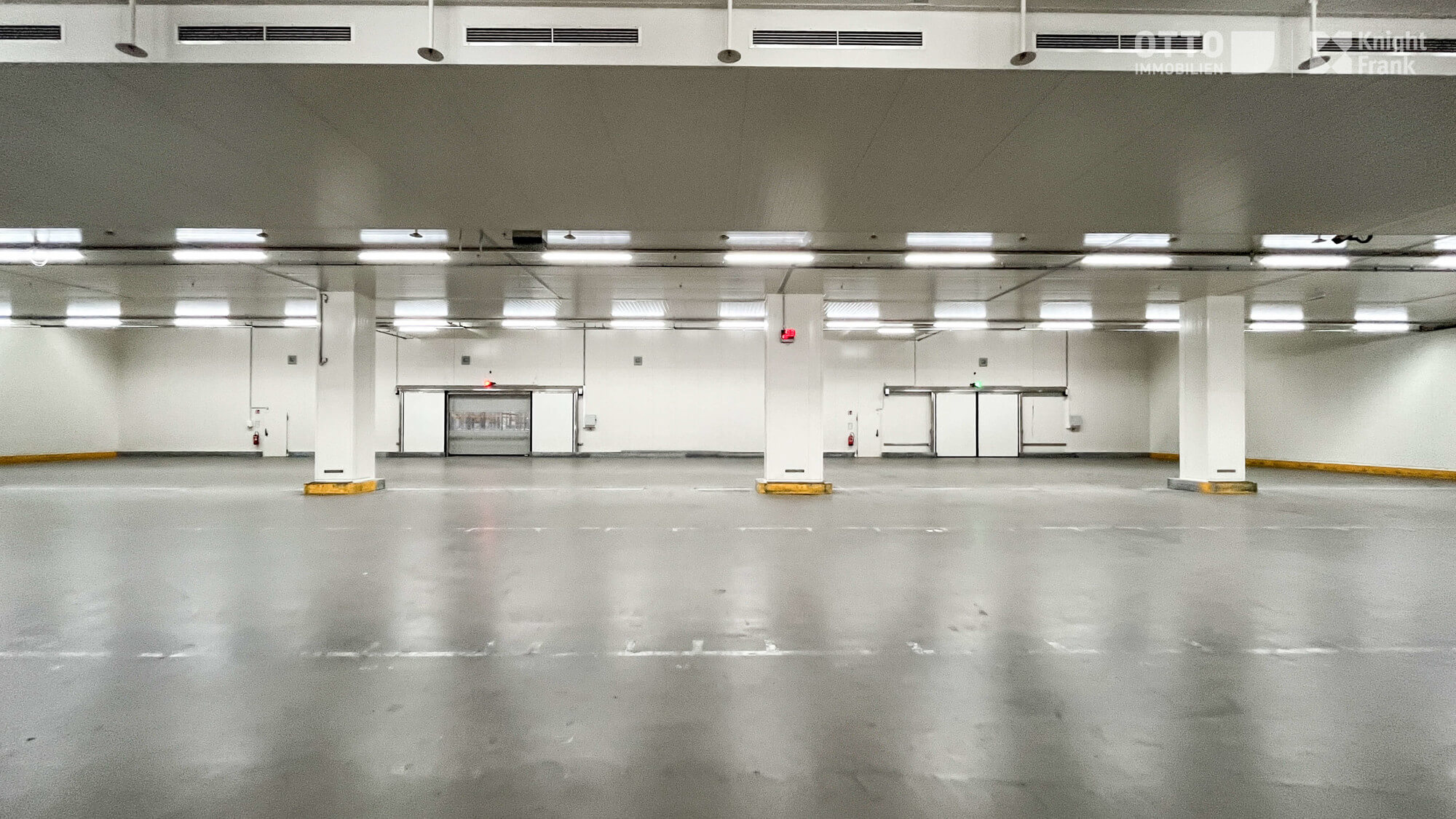 High-quality refrigerated warehouse on the A1 motorway