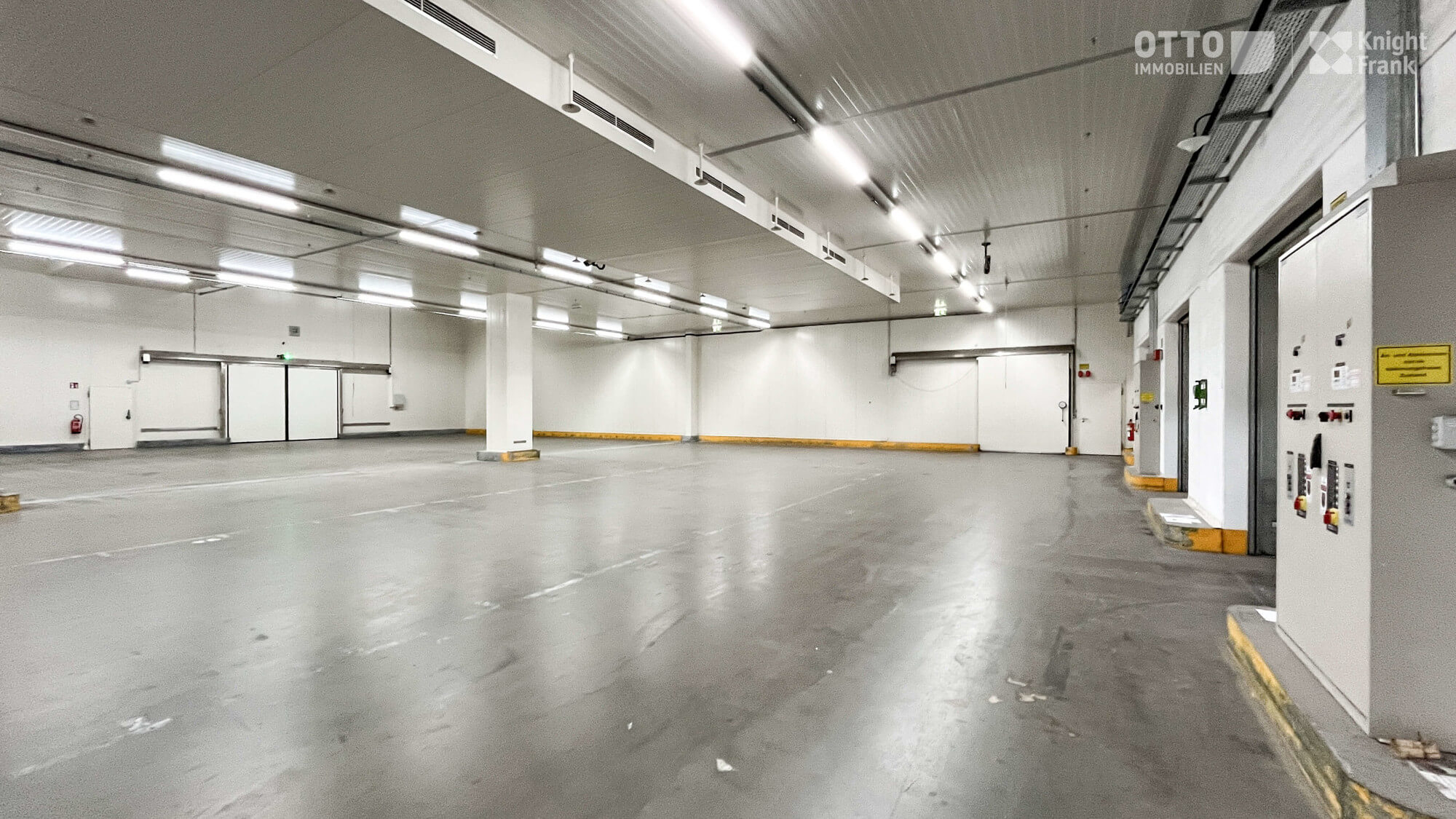 High-quality refrigerated warehouse on the A1 motorway