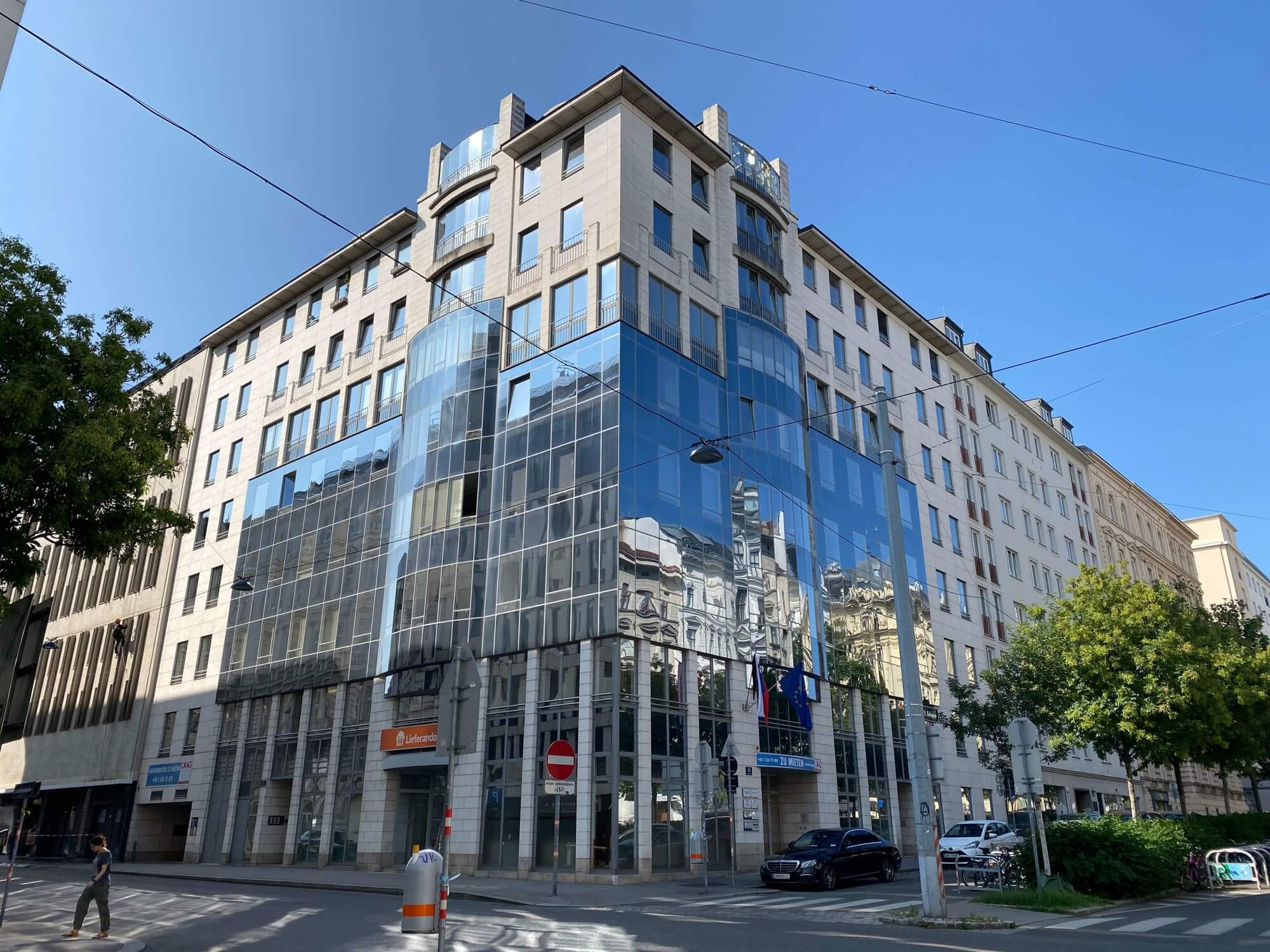 Attractive office space in a central location