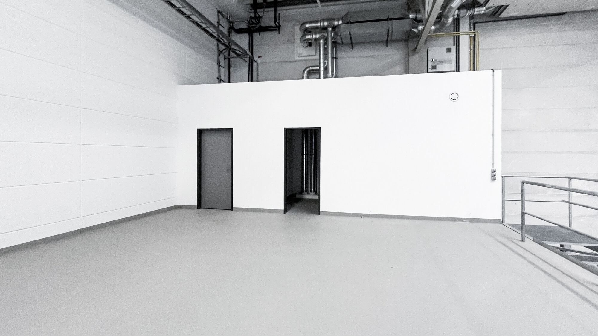 Moderne Lagerhalle im Wiener Norden