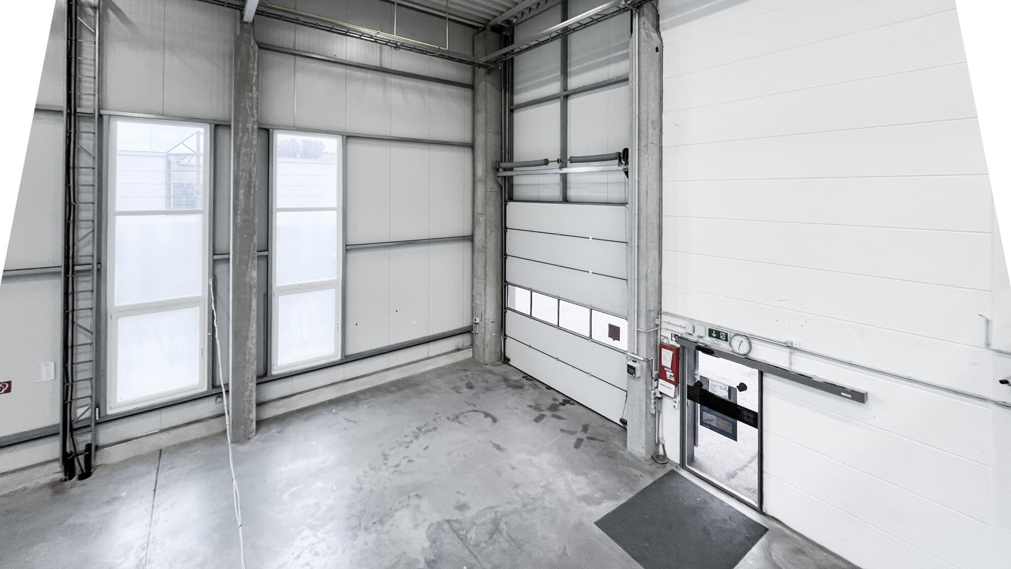 Moderne Lagerhalle im Wiener Norden