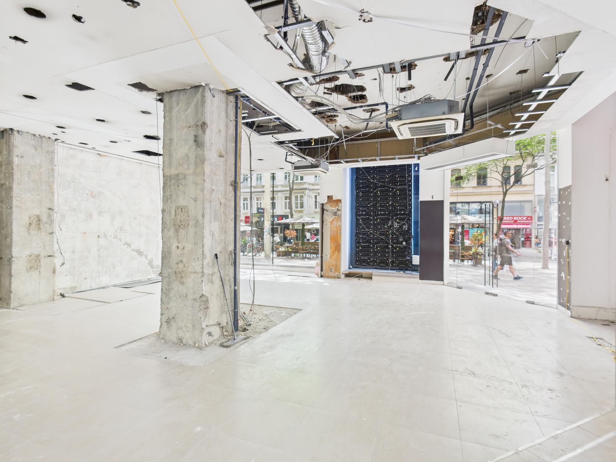 Top Corner-store on Mariahilfer Straße