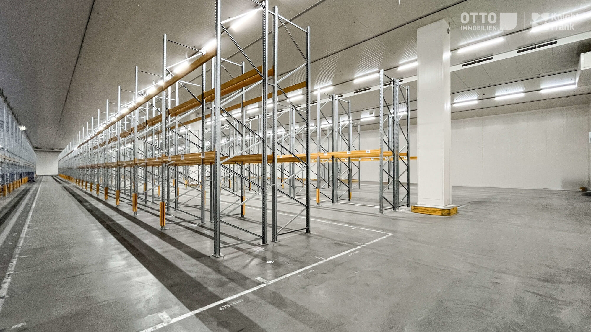 High-quality refrigerated warehouse on the A1 motorway