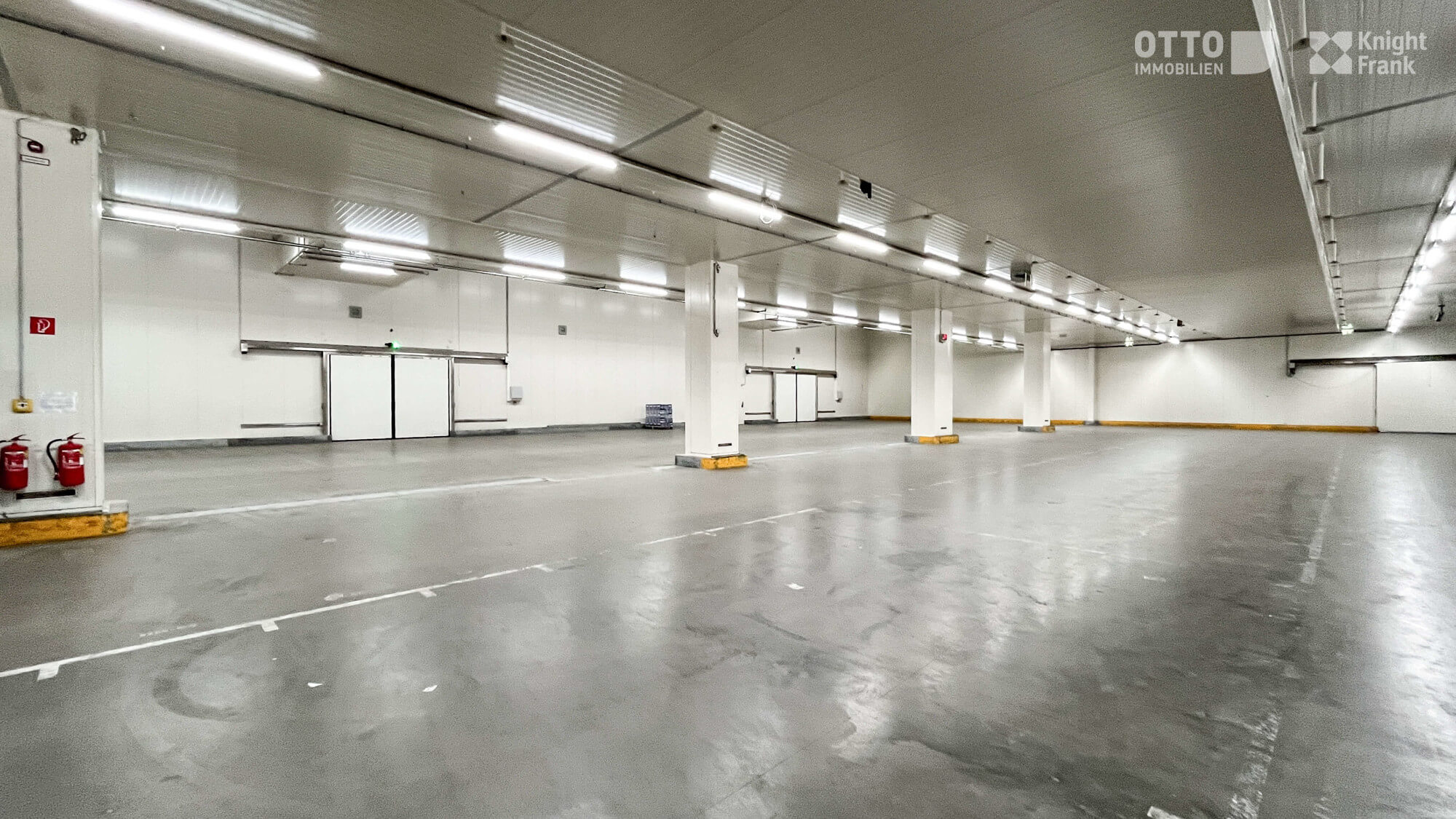 High-quality refrigerated warehouse on the A1 motorway