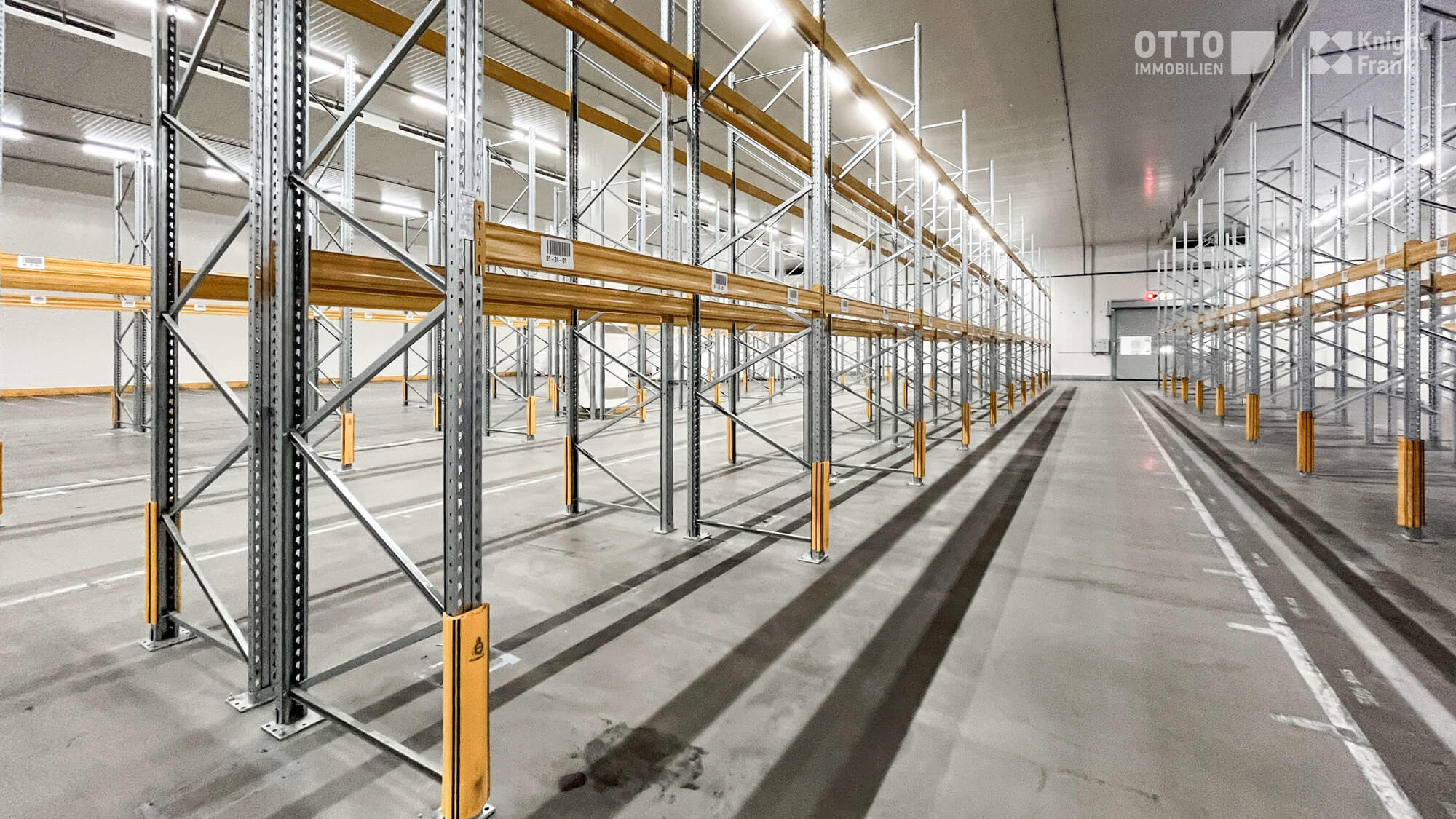 High-quality refrigerated warehouse on the A1 motorway