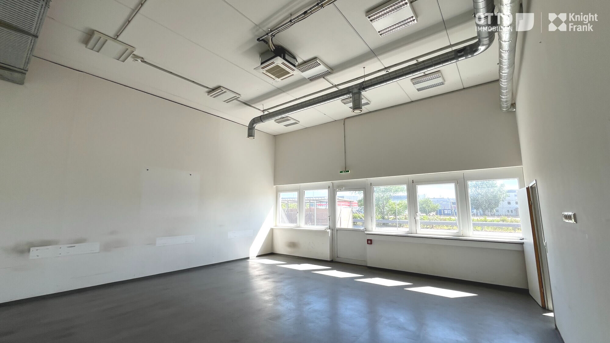 Service- und Büroflächen direkt am Flughafen Wien