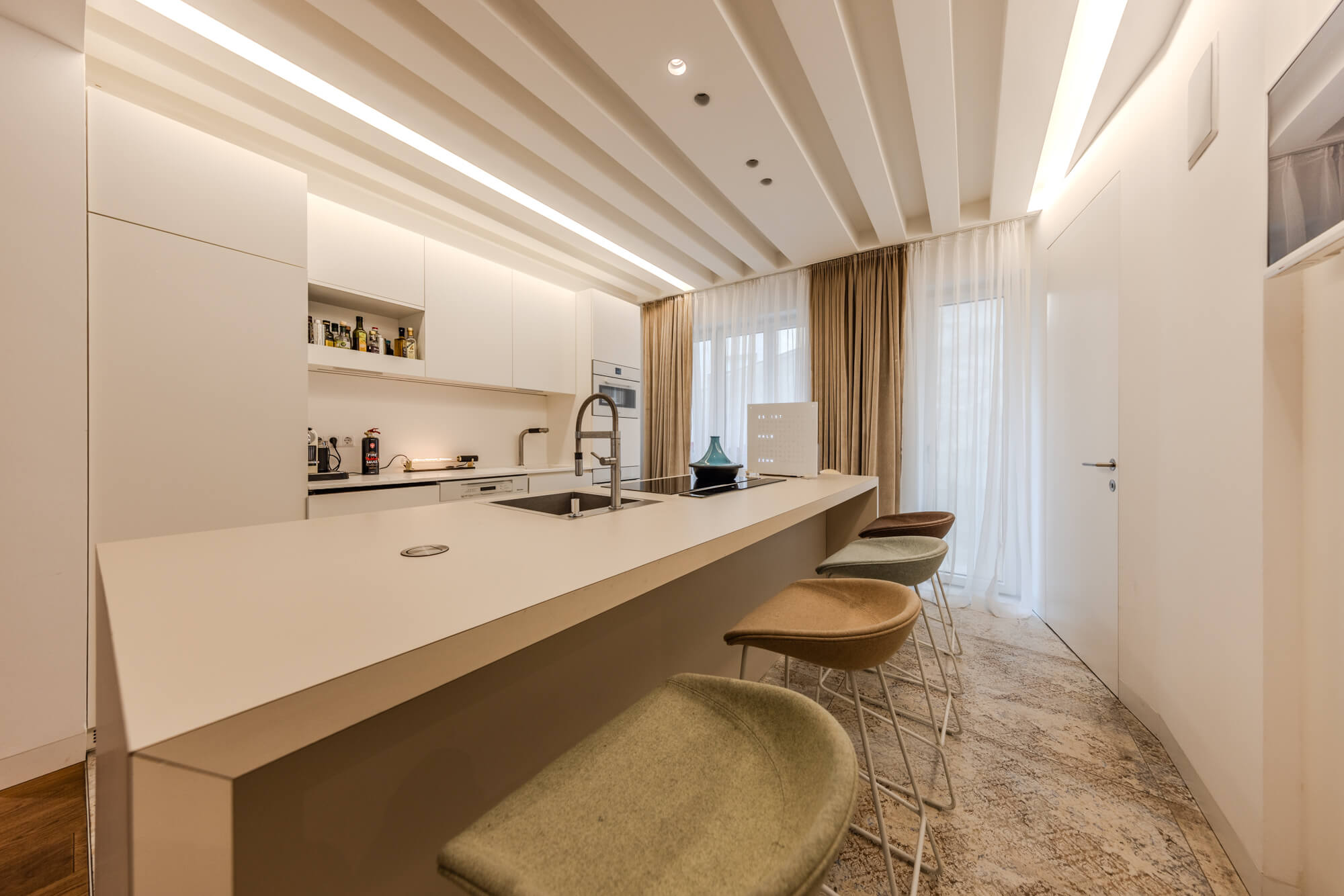 Furnished 4-room apartment near Stephansplatz