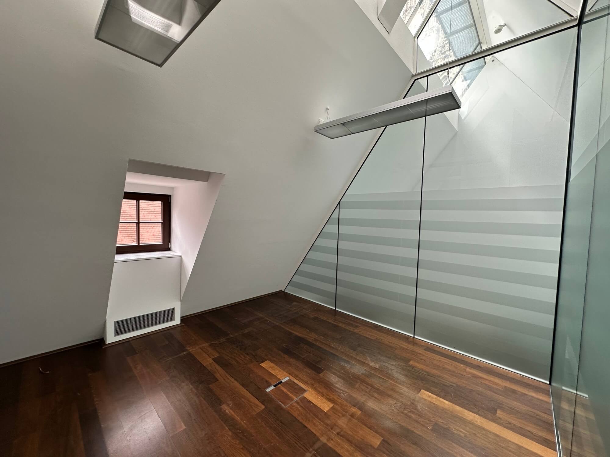 Dachgeschossbüro mit Terrasse und Blick auf den Stephansdom!