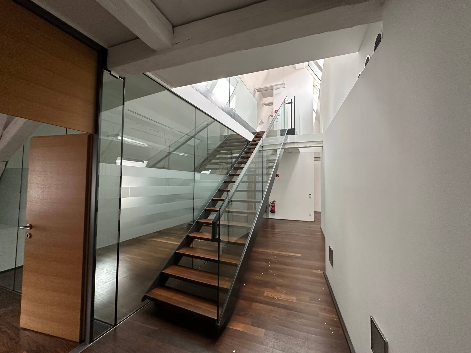 Dachgeschossbüro mit Terrasse und Blick auf den Stephansdom!