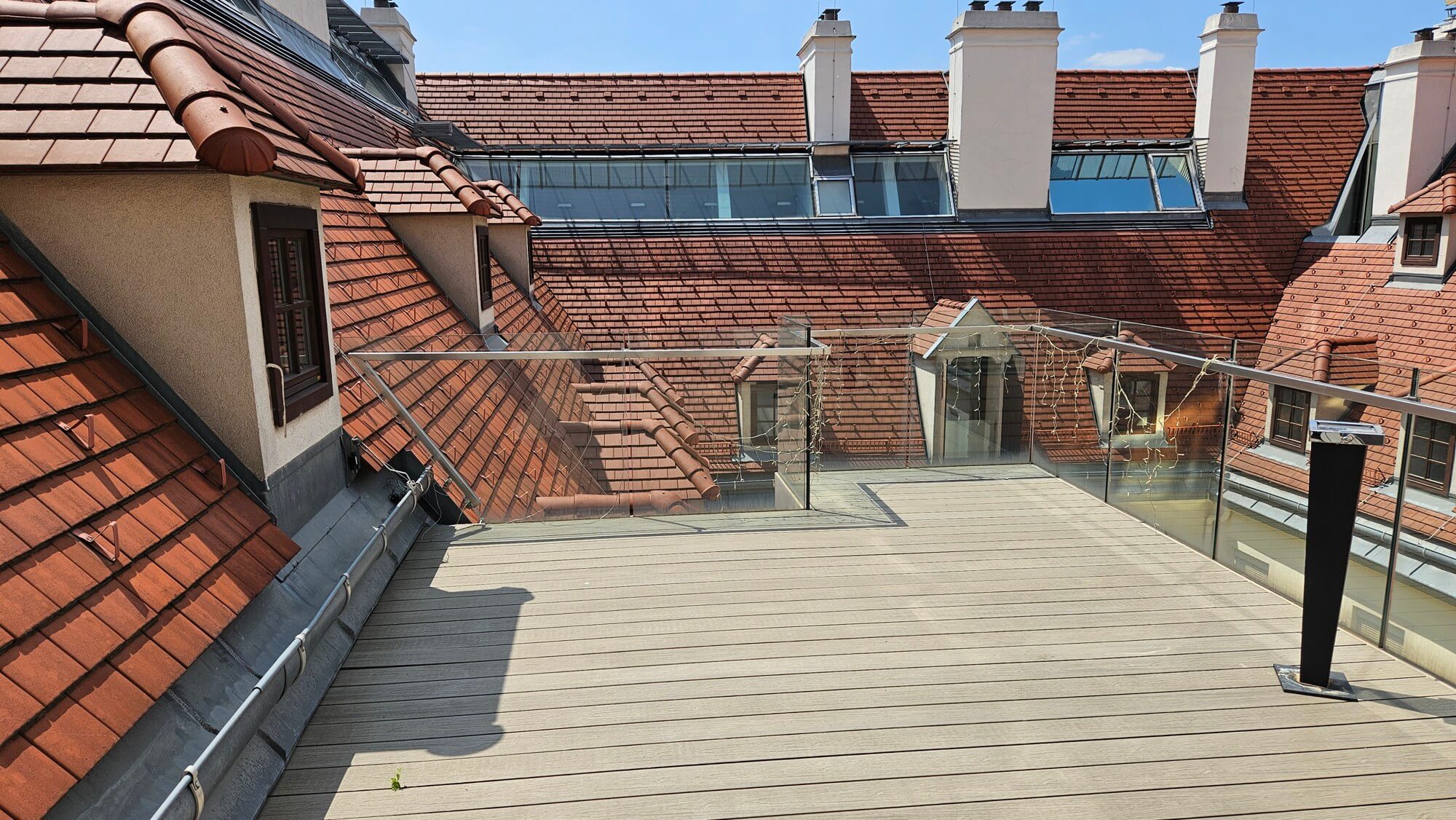 Dachgeschossbüro mit Terrasse und Blick auf den Stephansdom!
