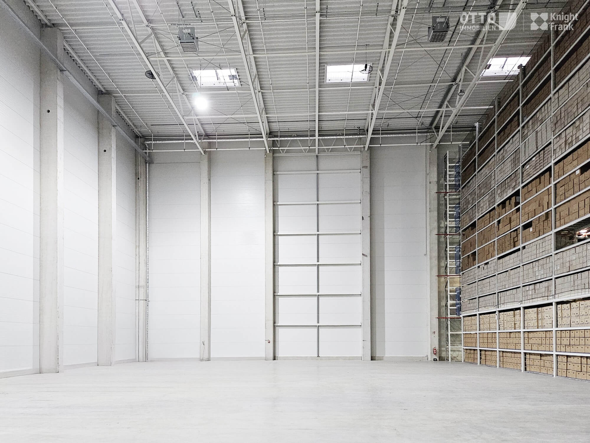 Modern warehouse space ideal for quiet pallet storage