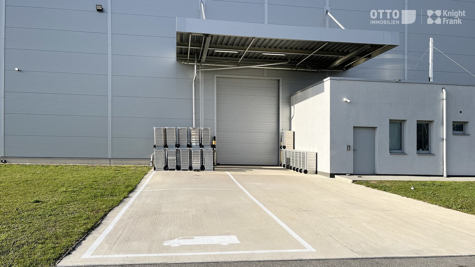 Modern warehouse space ideal for quiet pallet storage