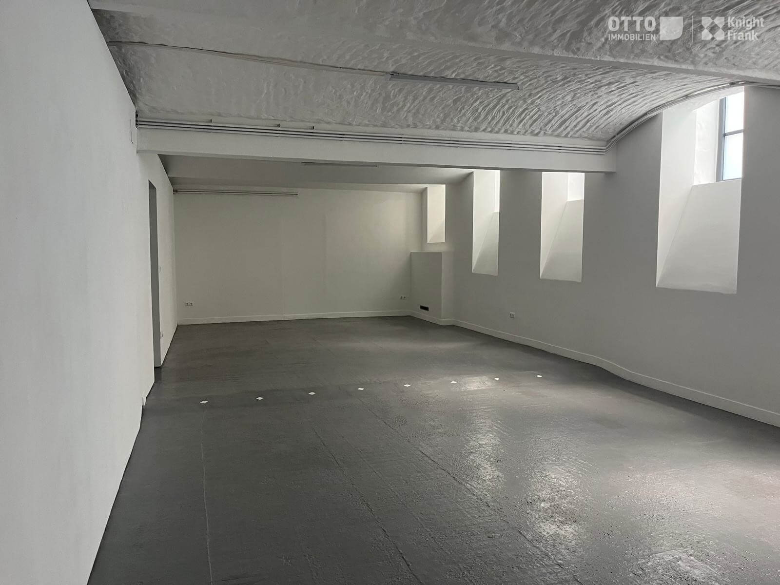 Geschäftslokal im Souterrain