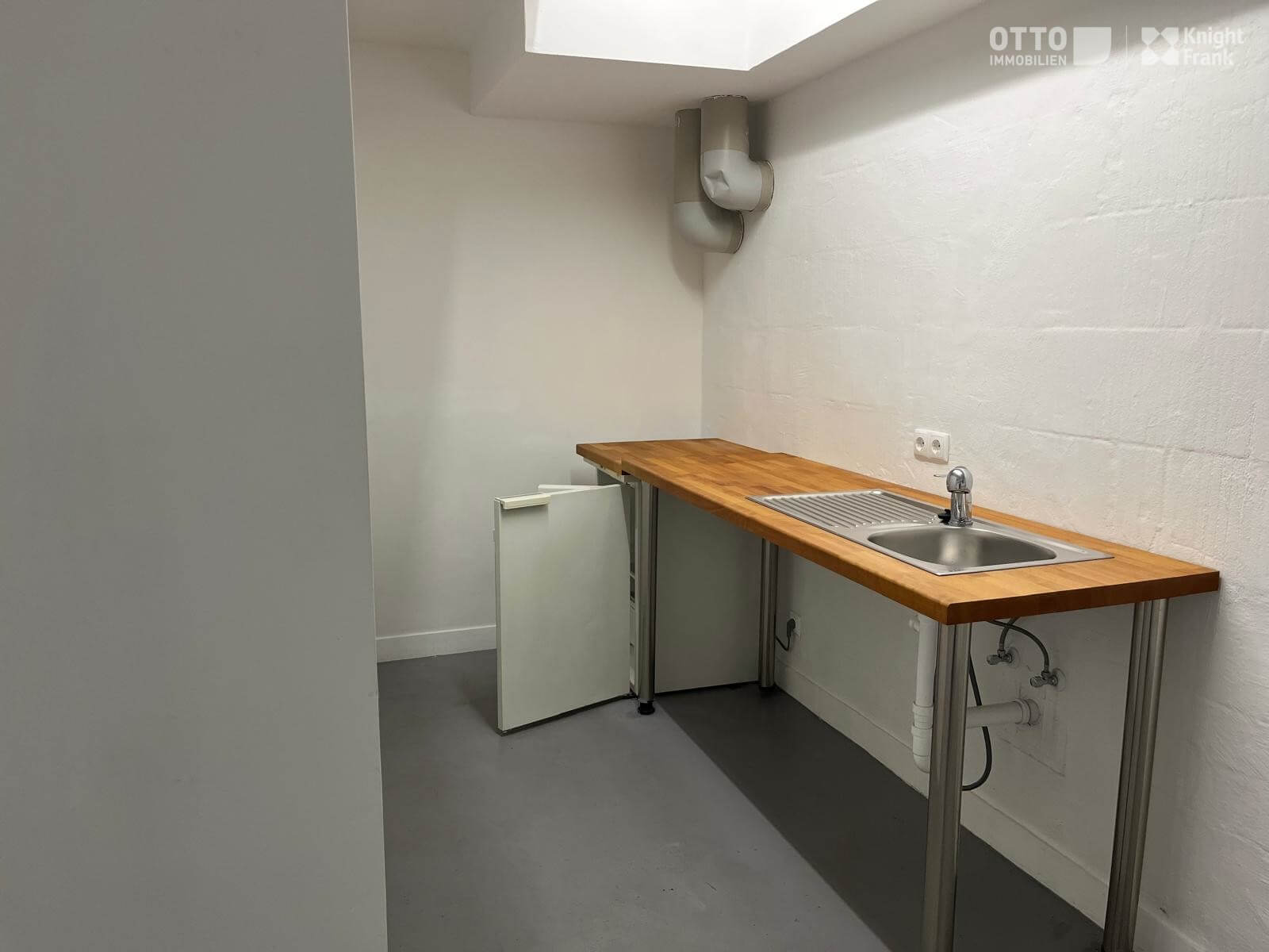 Geschäftslokal im Souterrain