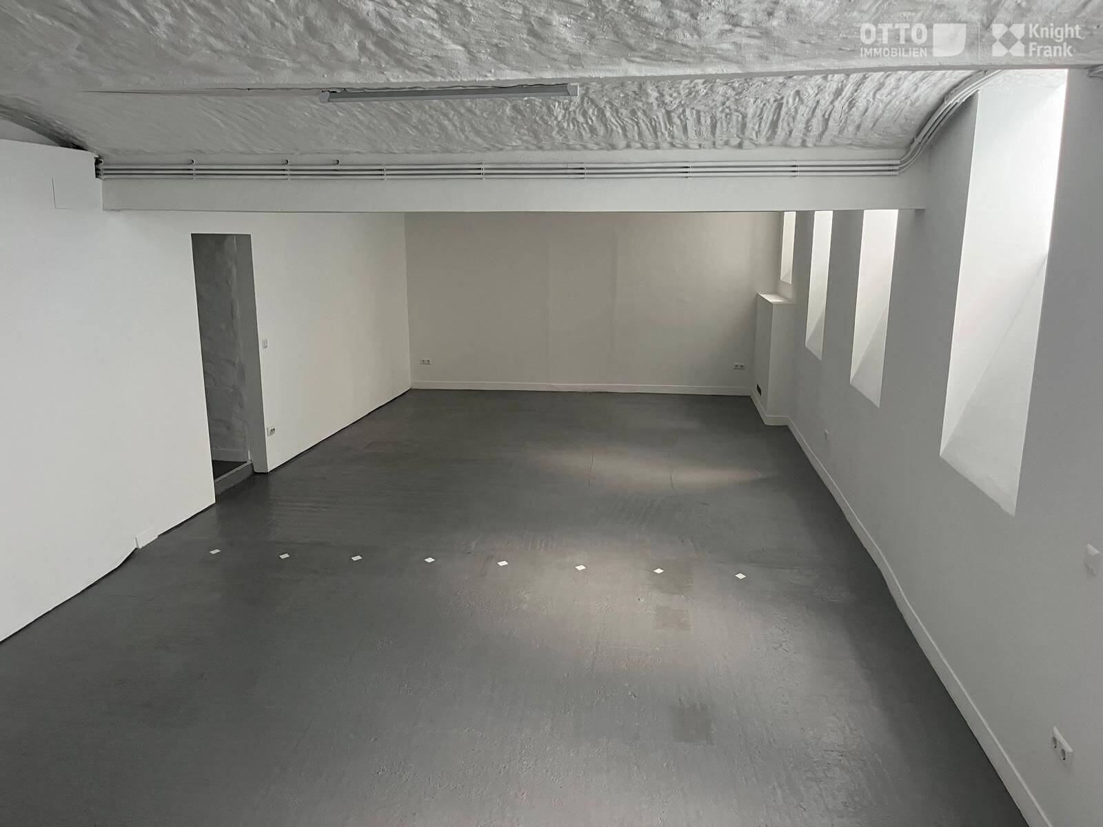 Geschäftslokal im Souterrain