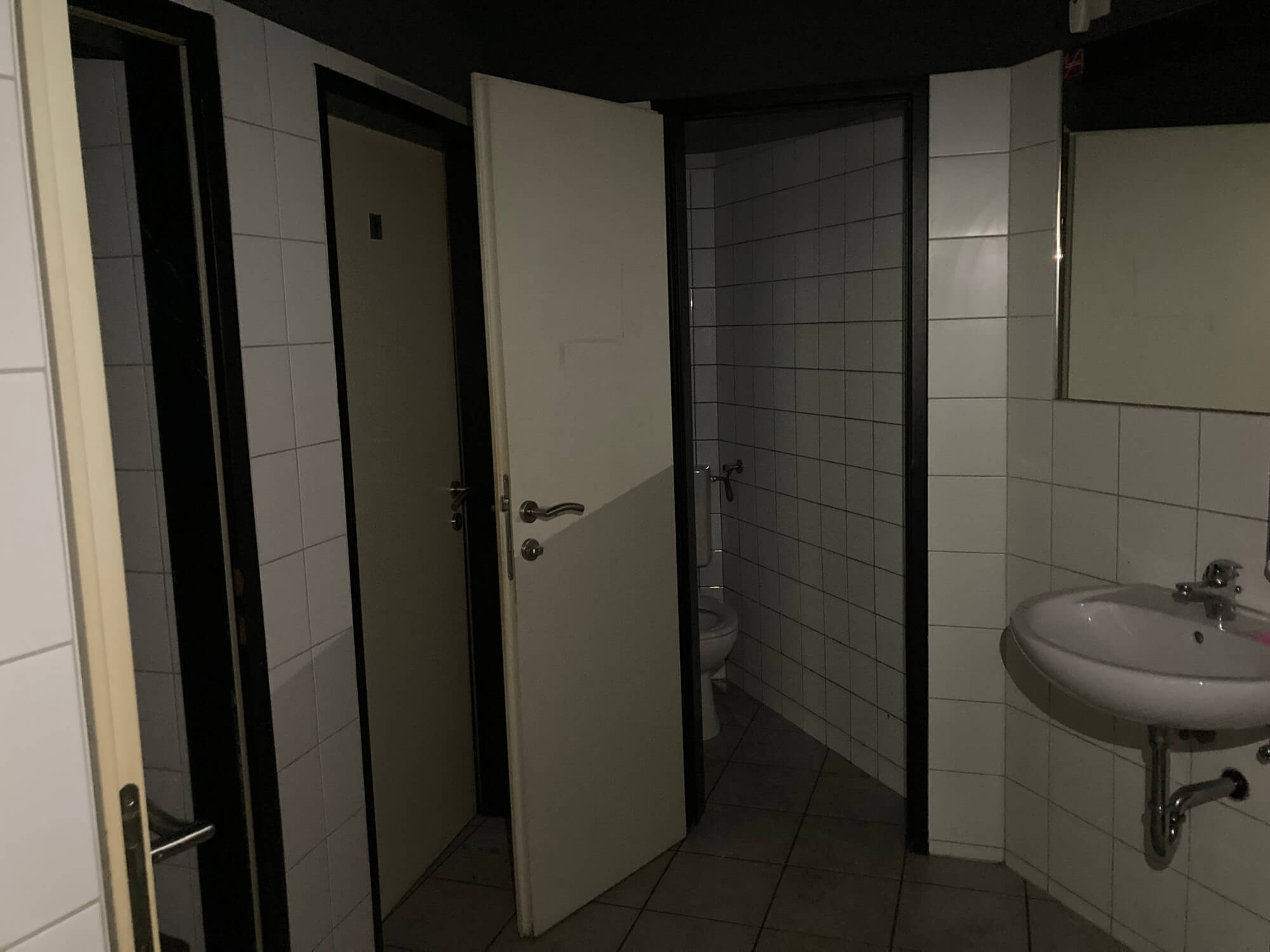 Attractive retail space in busy location