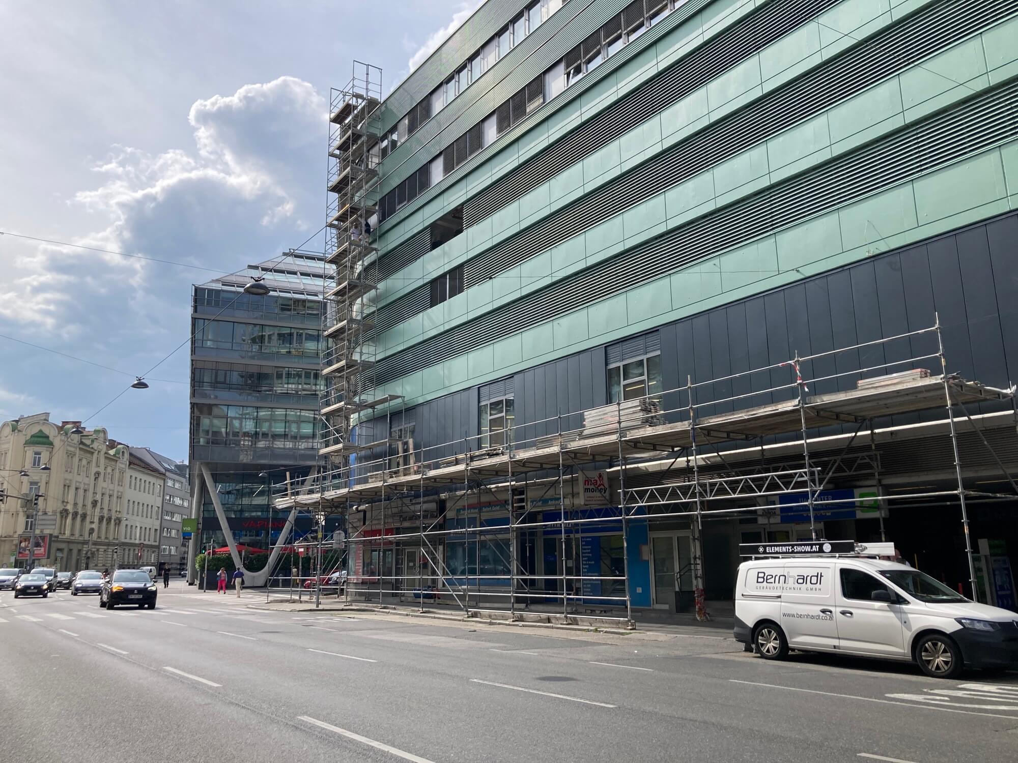 Attractive retail space in busy location