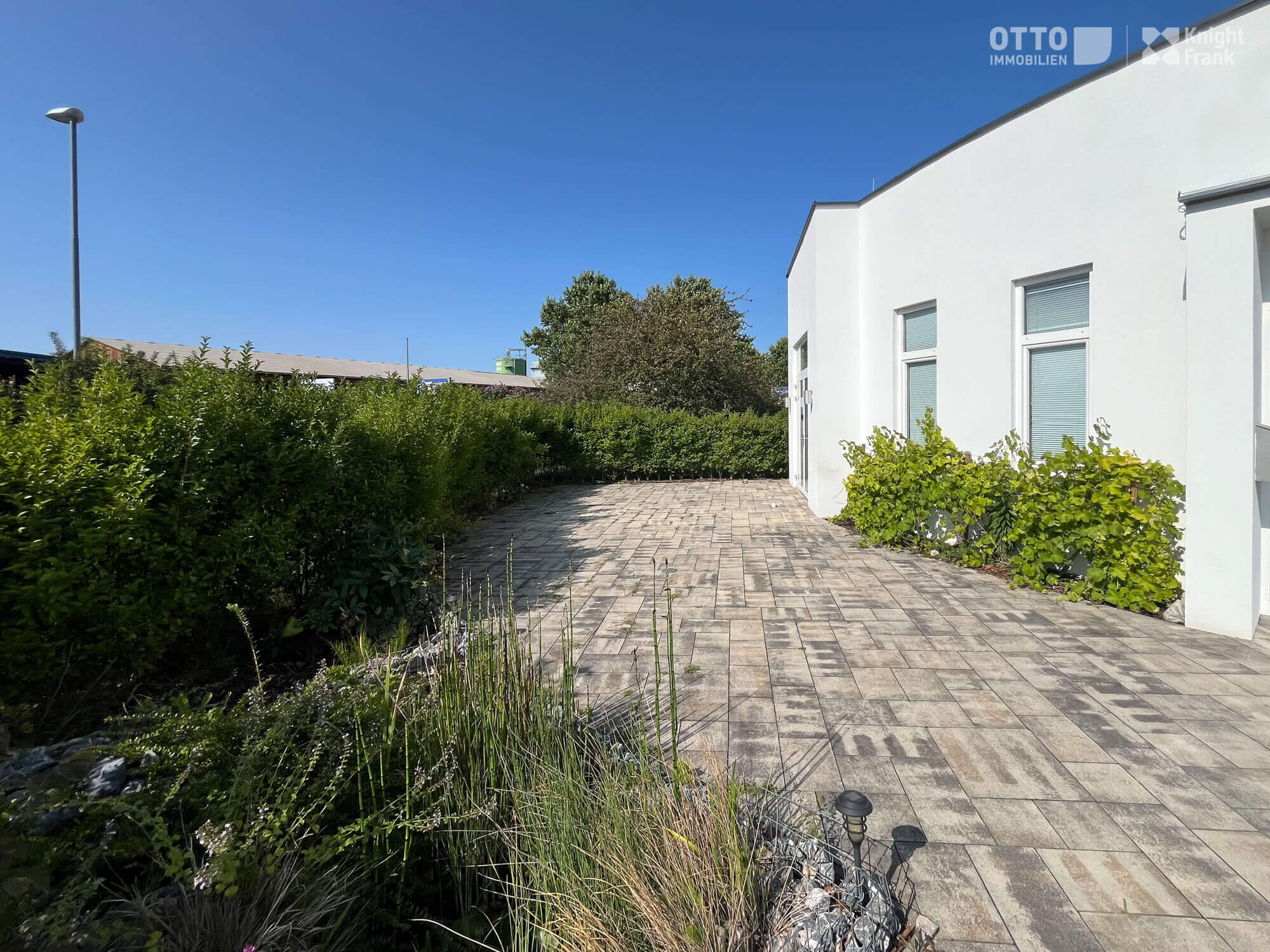 Produktionsliegenschaft direkt an der S5