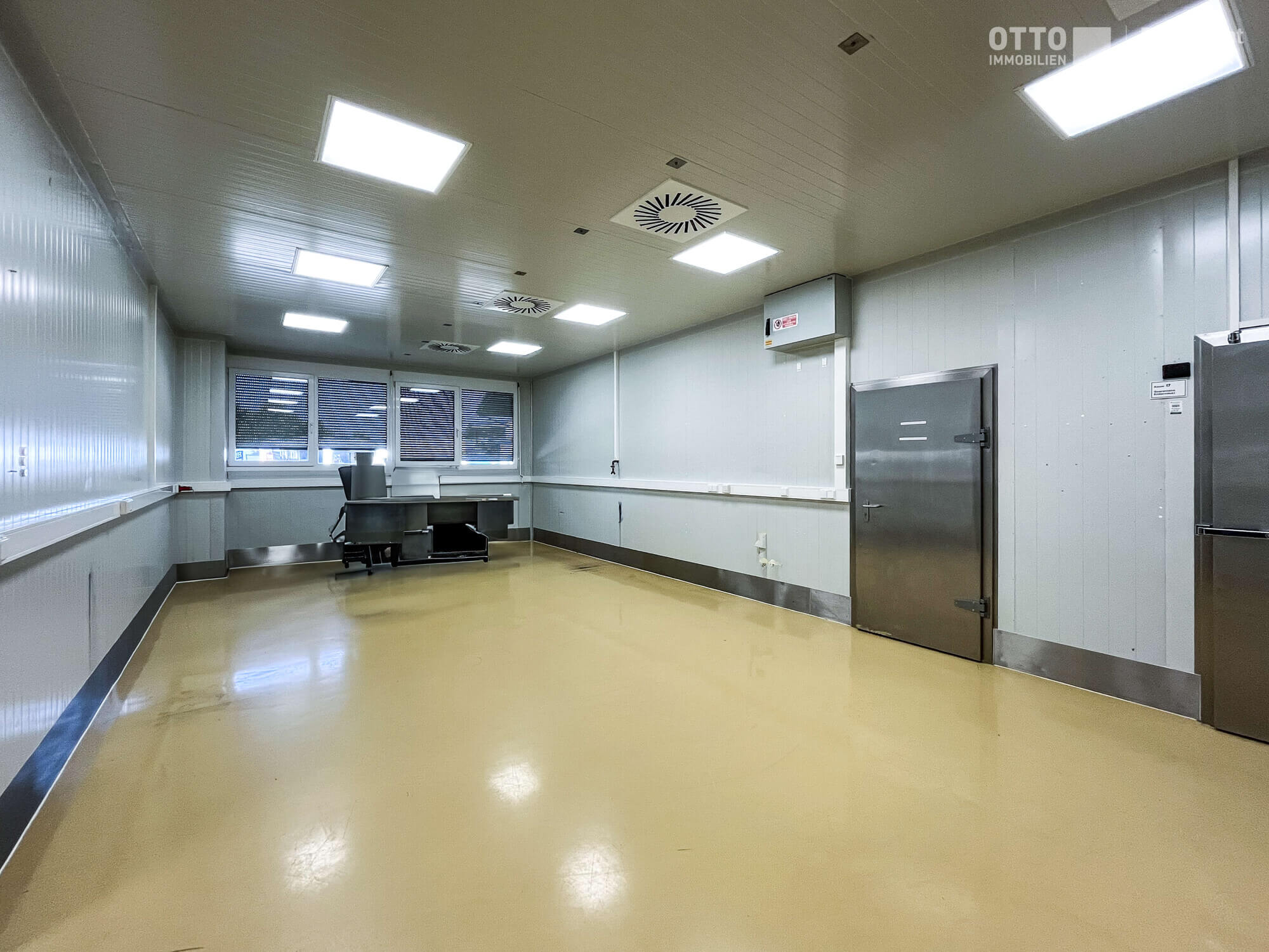 Produktionsliegenschaft direkt an der S5