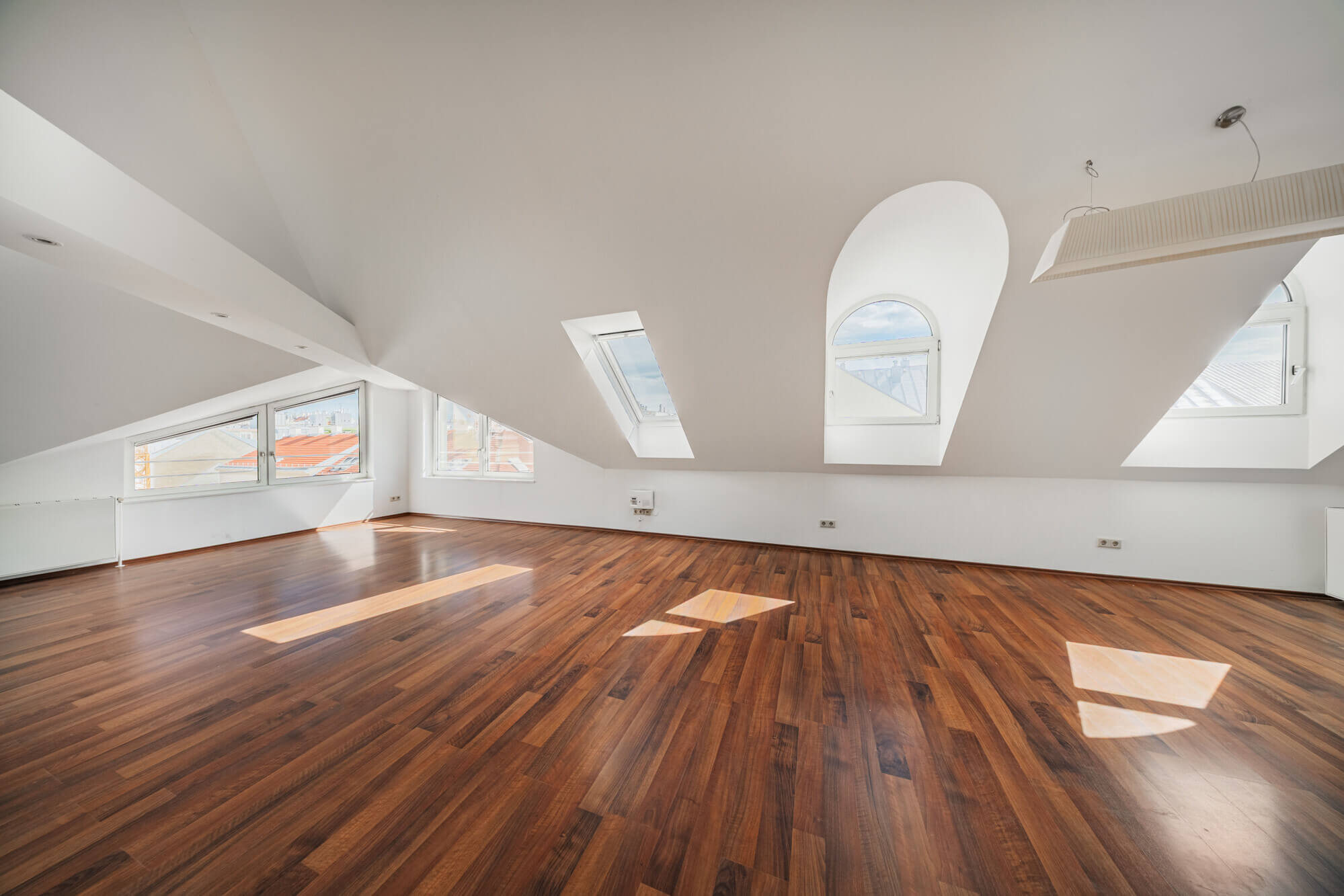 4-room apartment on the top floor with green views