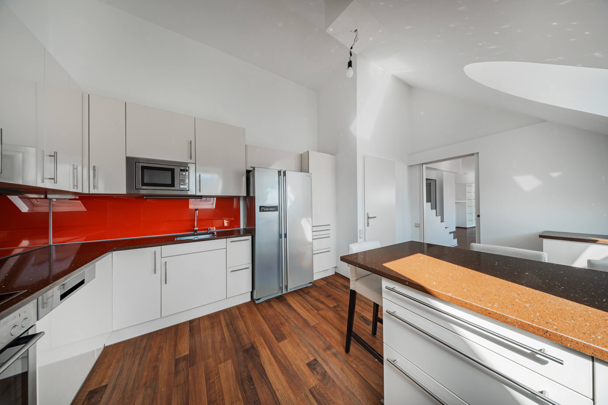 4-room apartment on the top floor with green views