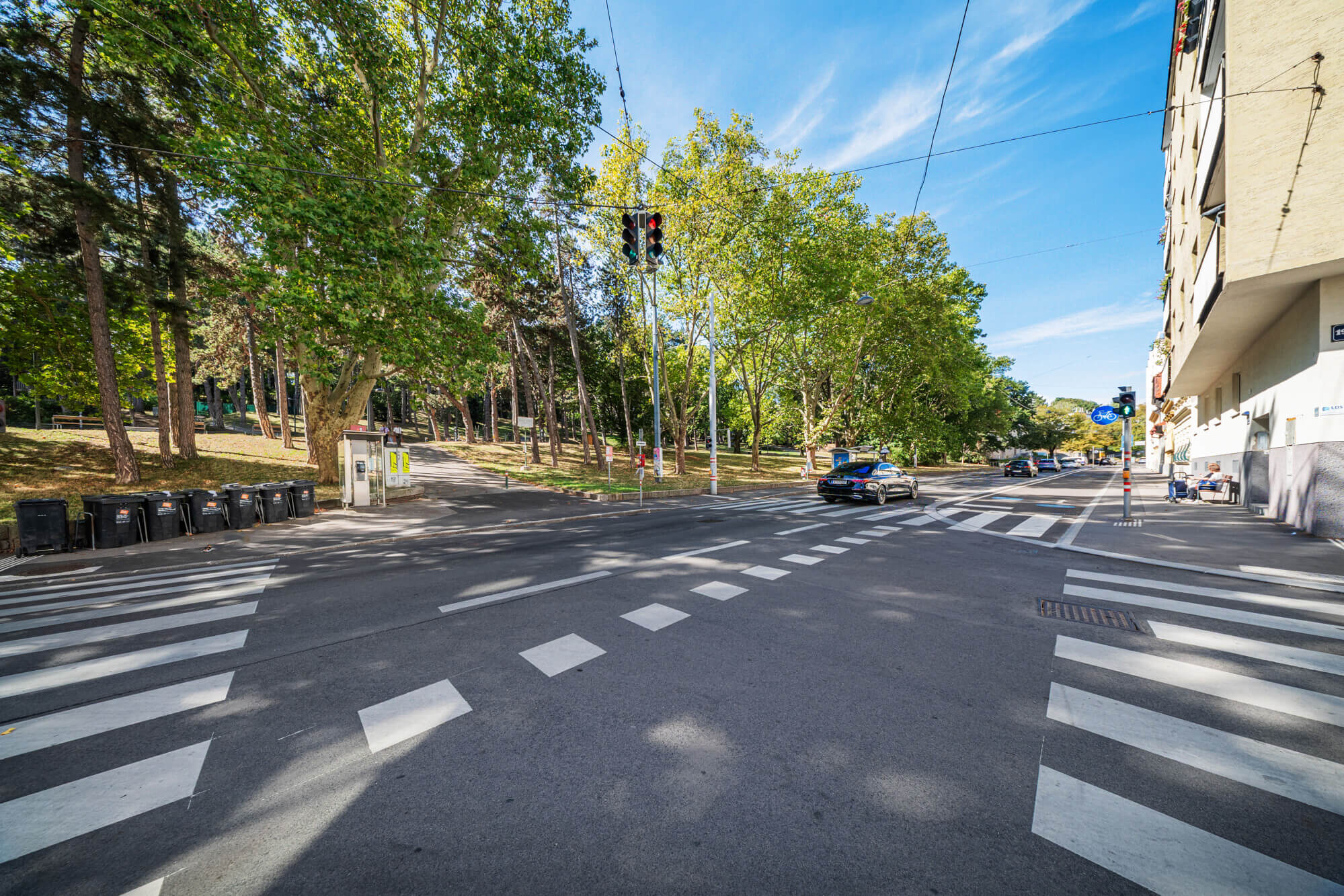 4-room apartment on the top floor with green views